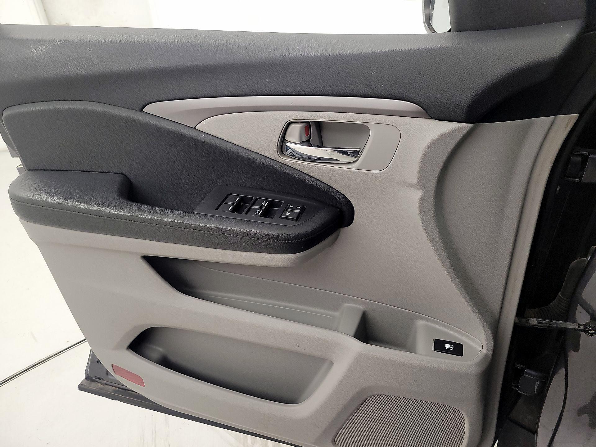 Thumbnail: 2020 Honda Pilot - 12