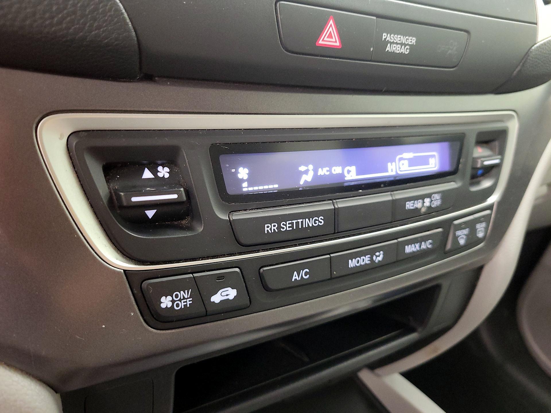 Thumbnail: 2020 Honda Pilot - 16