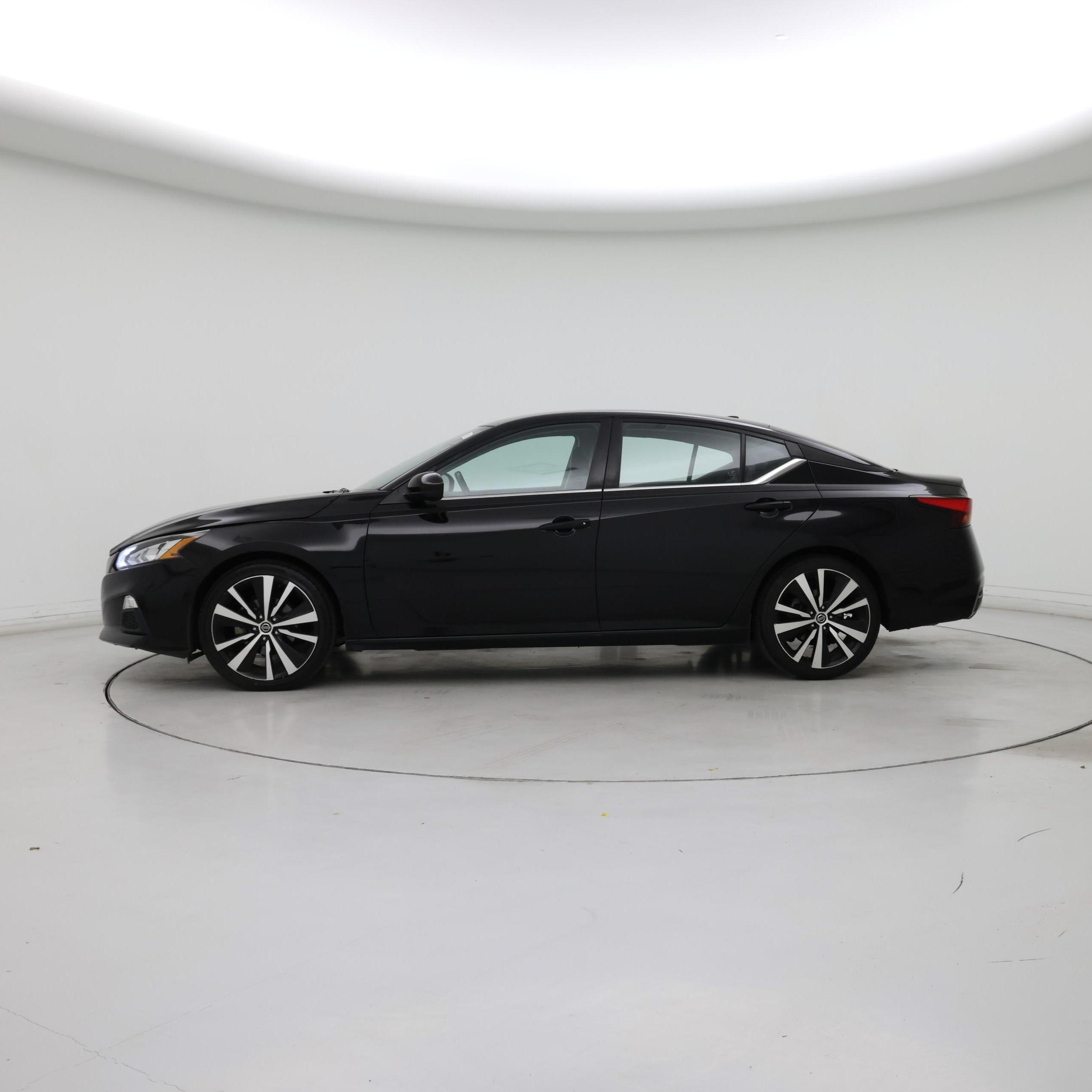 Thumbnail: 2021 Nissan Altima - 3