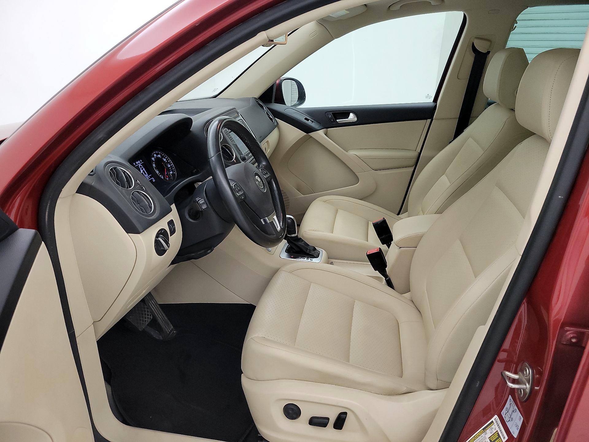 Thumbnail: 2016 Volkswagen Tiguan - 11