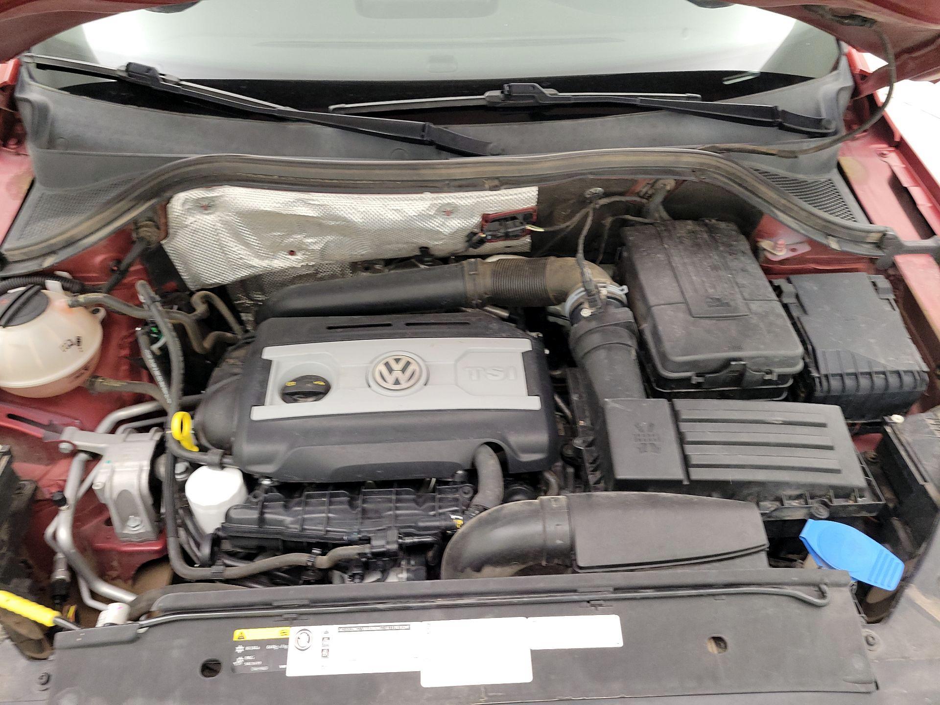 Thumbnail: 2016 Volkswagen Tiguan - 17