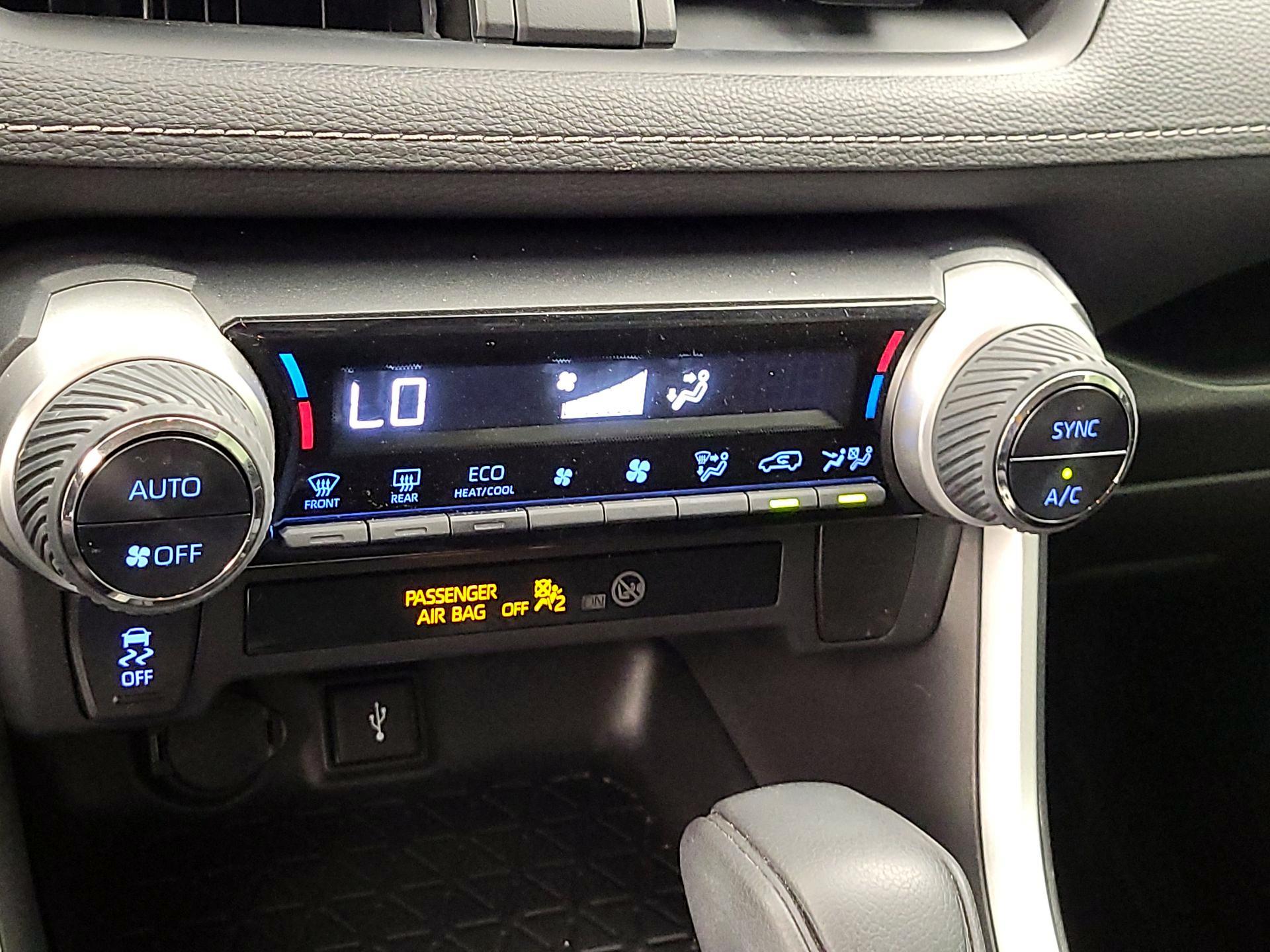 Thumbnail: 2020 Toyota RAV4 - 16