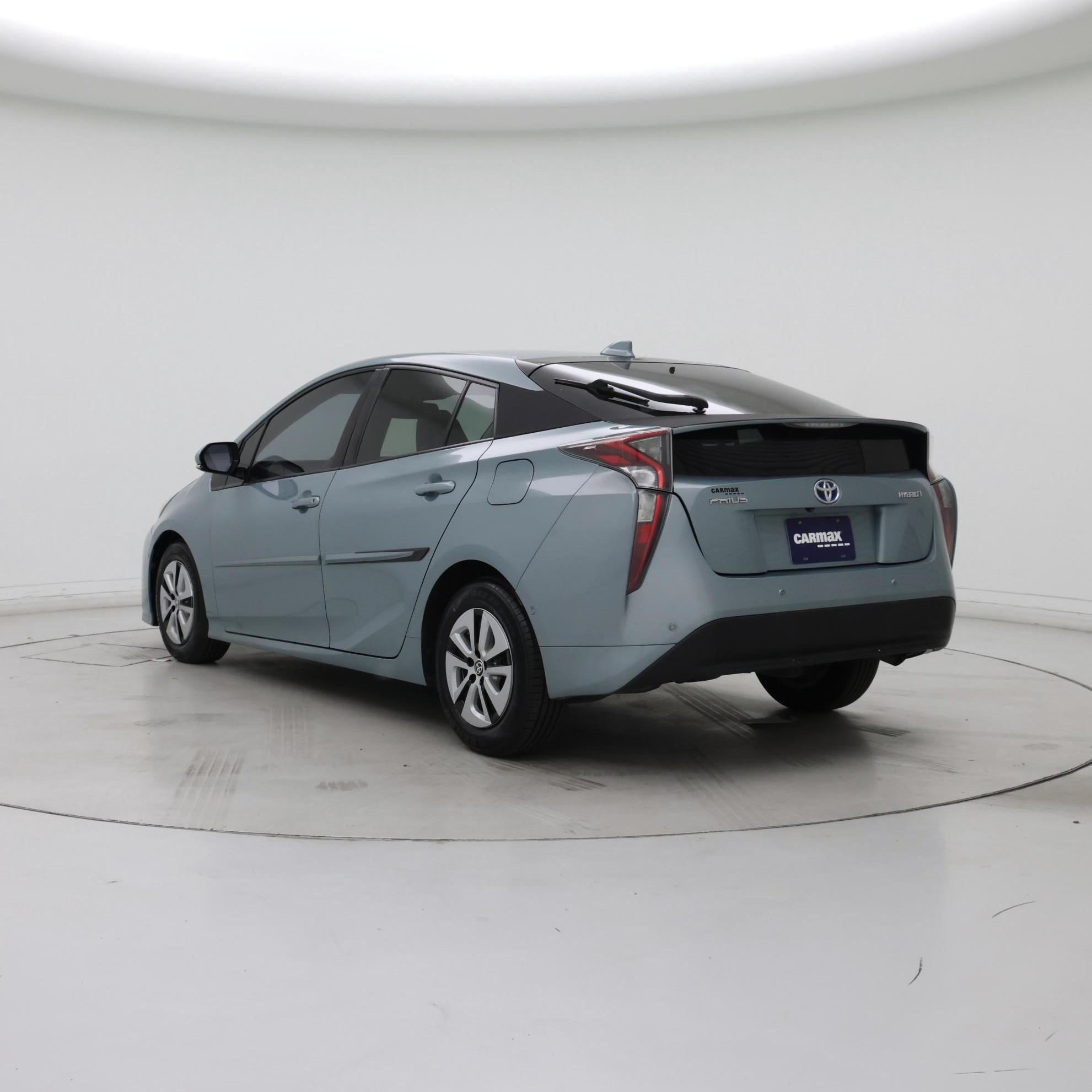 Thumbnail: 2016 Toyota Prius - 2