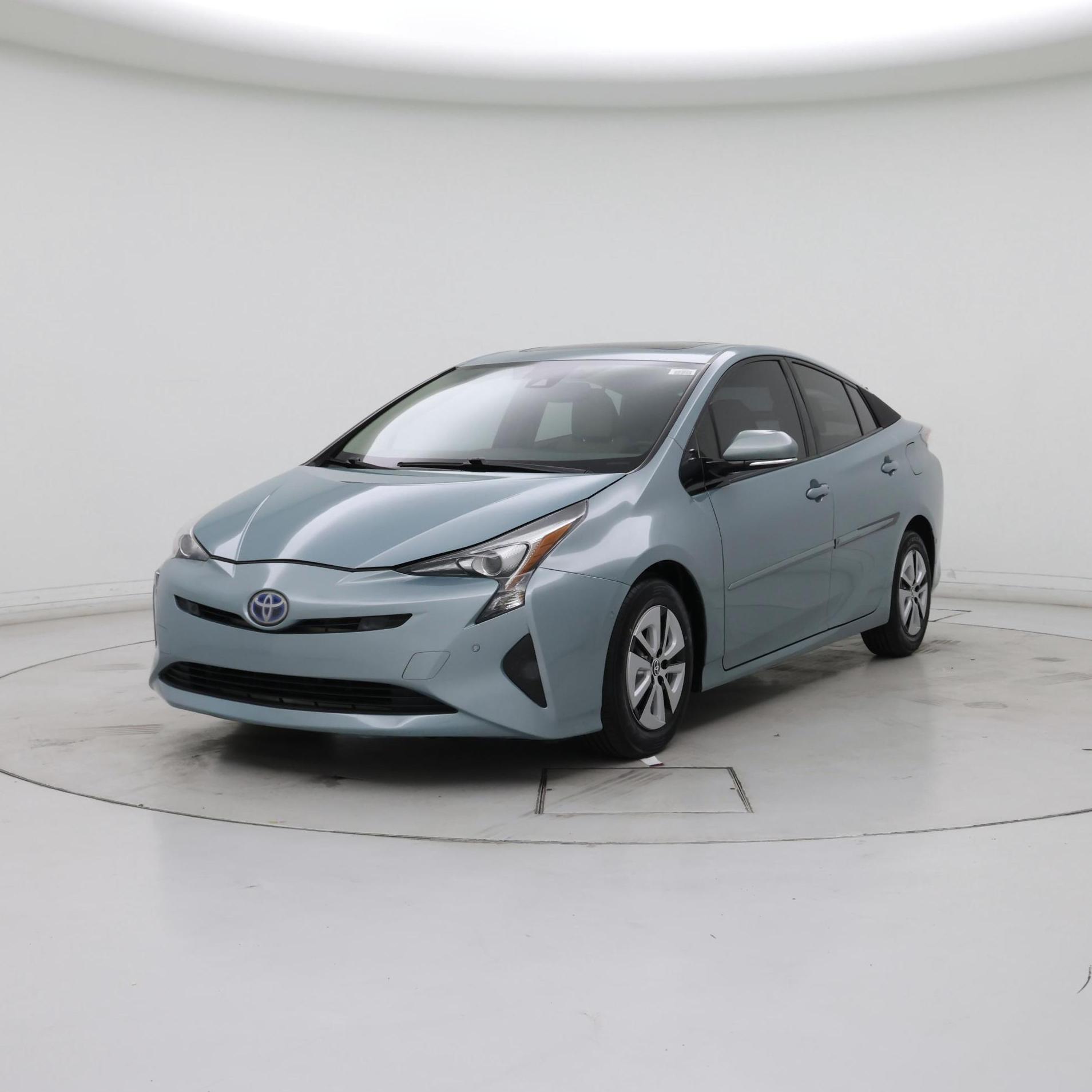 Thumbnail: 2016 Toyota Prius - 4