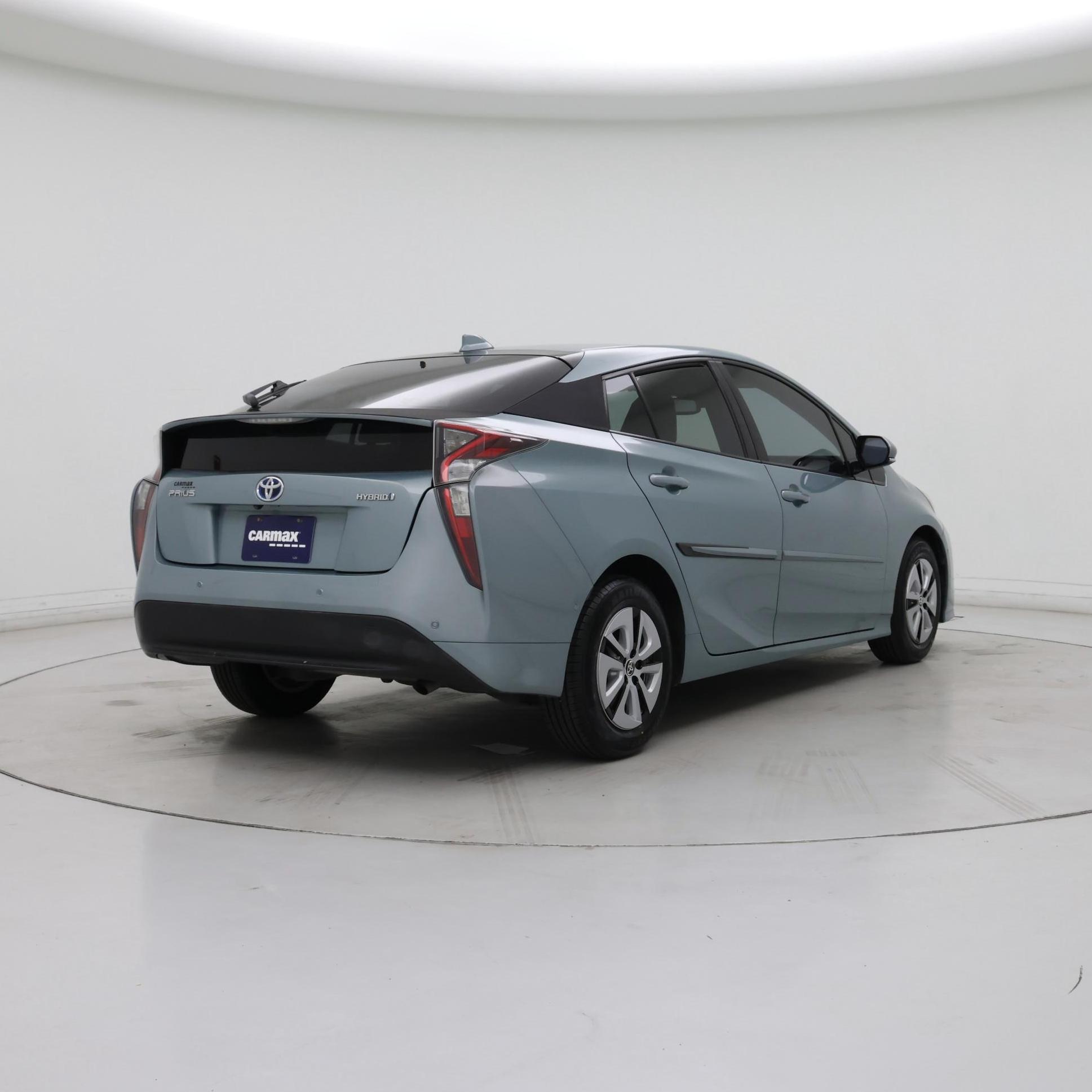 Thumbnail: 2016 Toyota Prius - 8