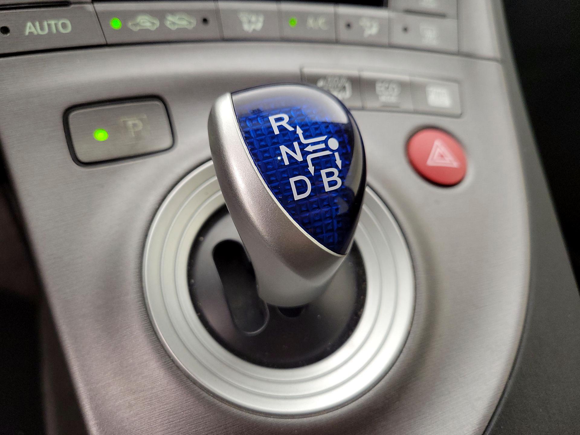 Thumbnail: 2015 Toyota Prius - 17
