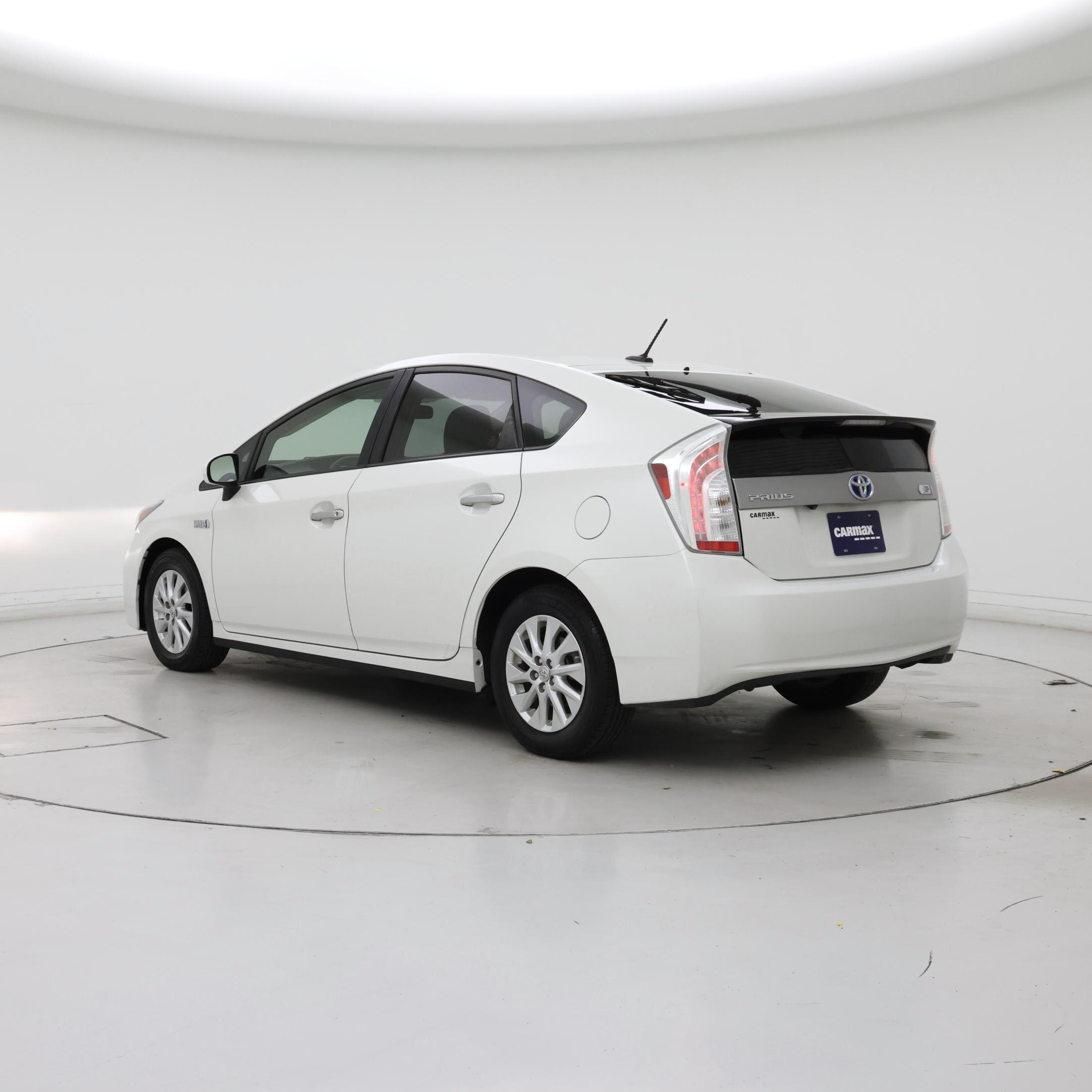 Thumbnail: 2015 Toyota Prius - 2