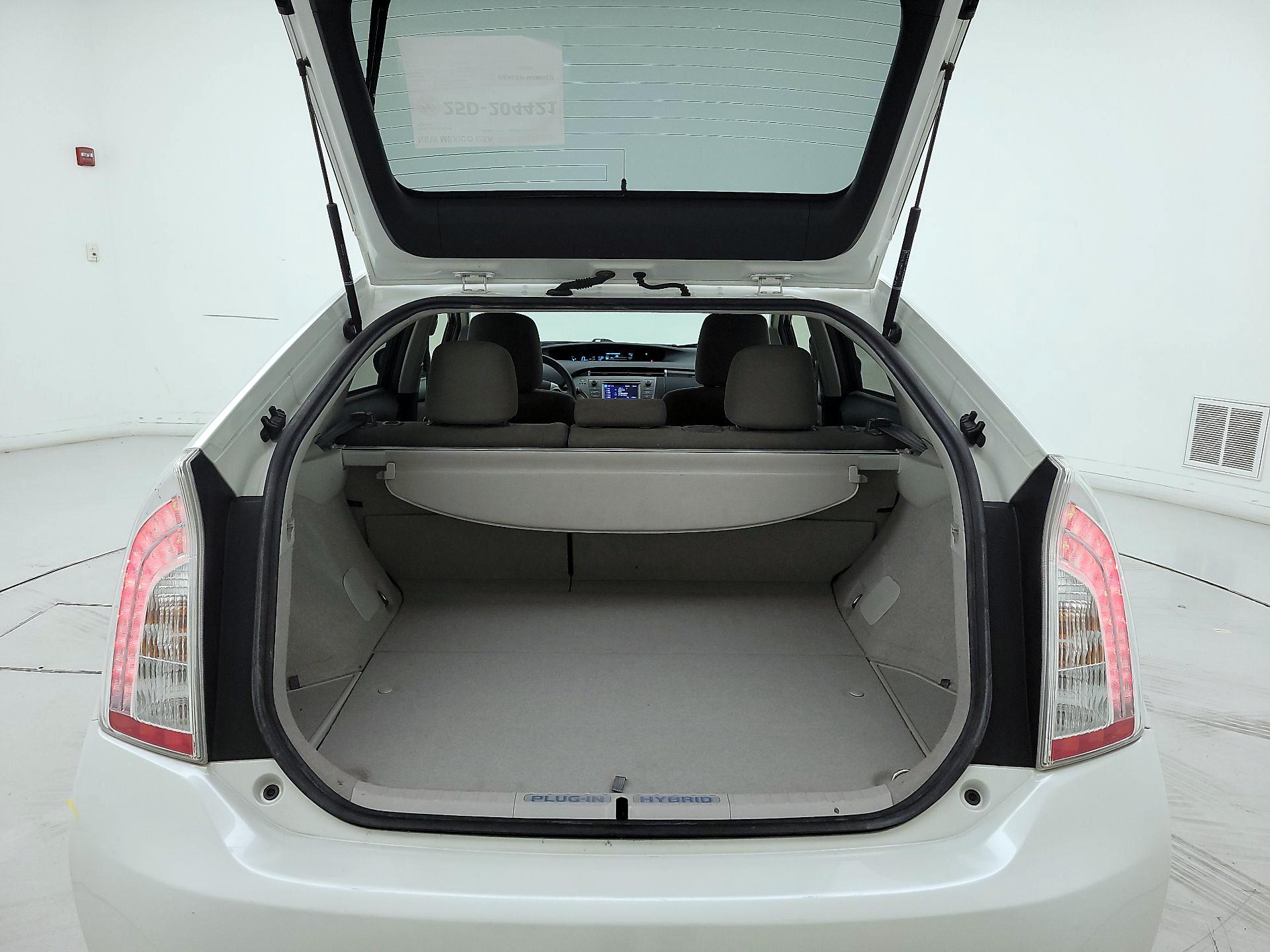 Thumbnail: 2015 Toyota Prius - 20