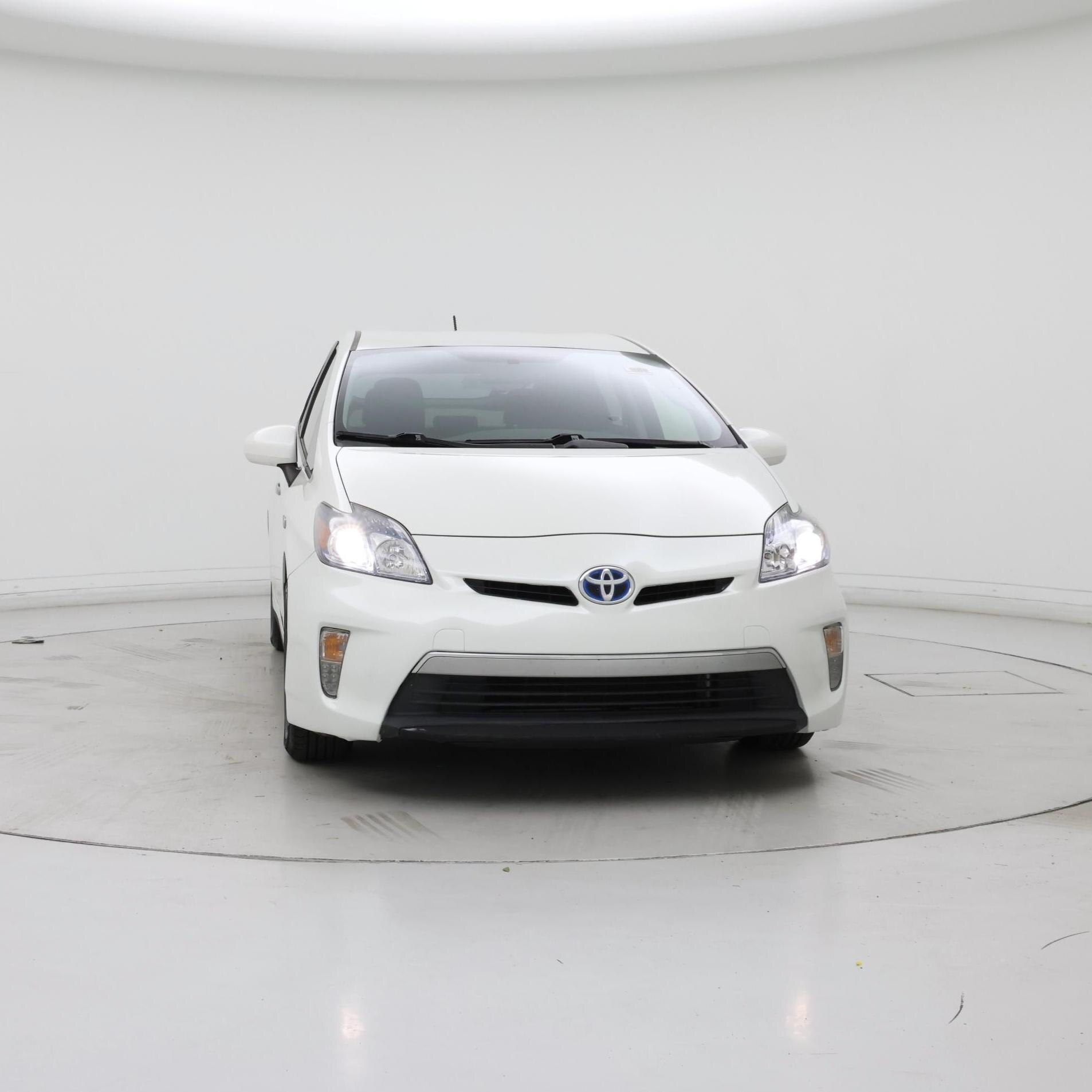 Thumbnail: 2015 Toyota Prius - 5