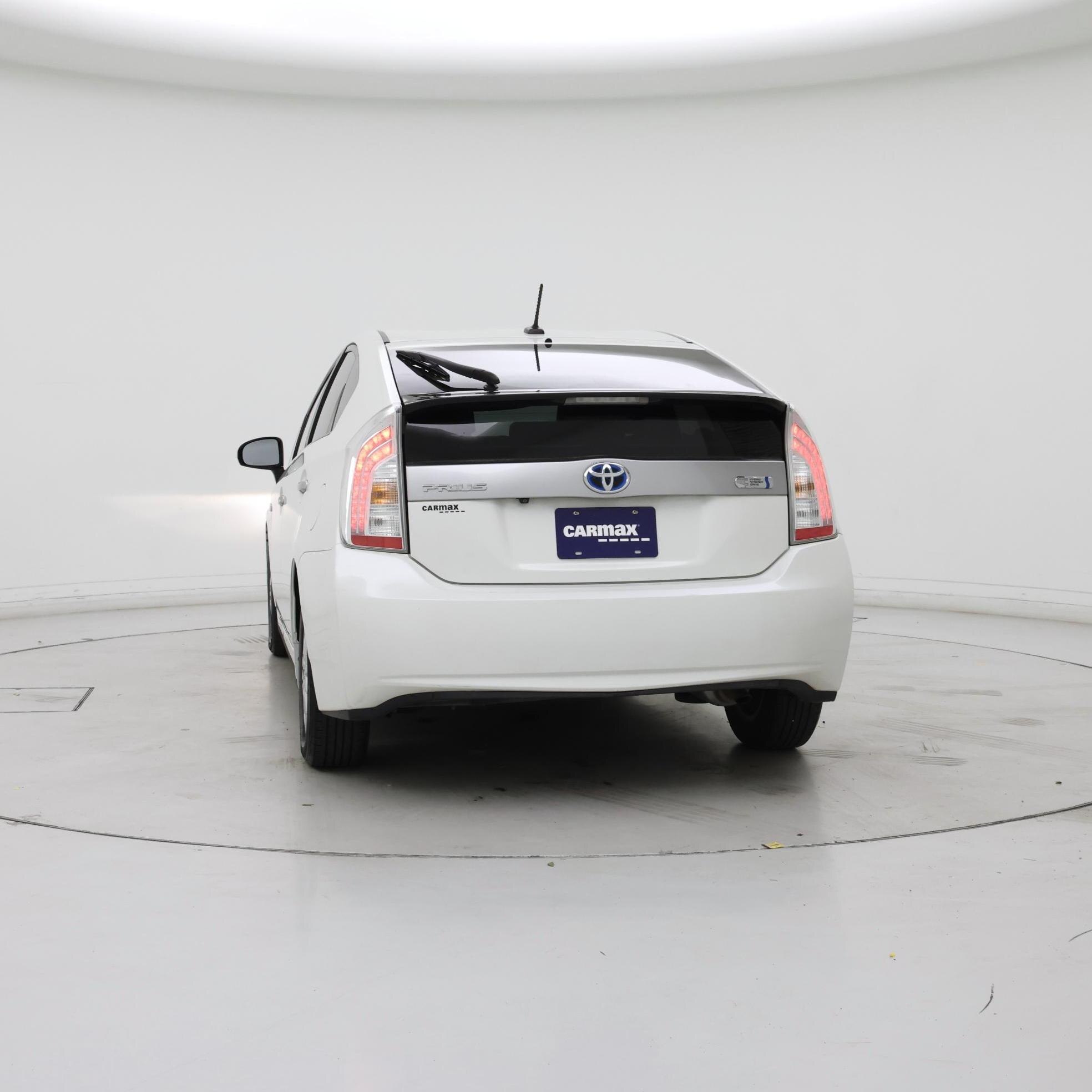 Thumbnail: 2015 Toyota Prius - 6