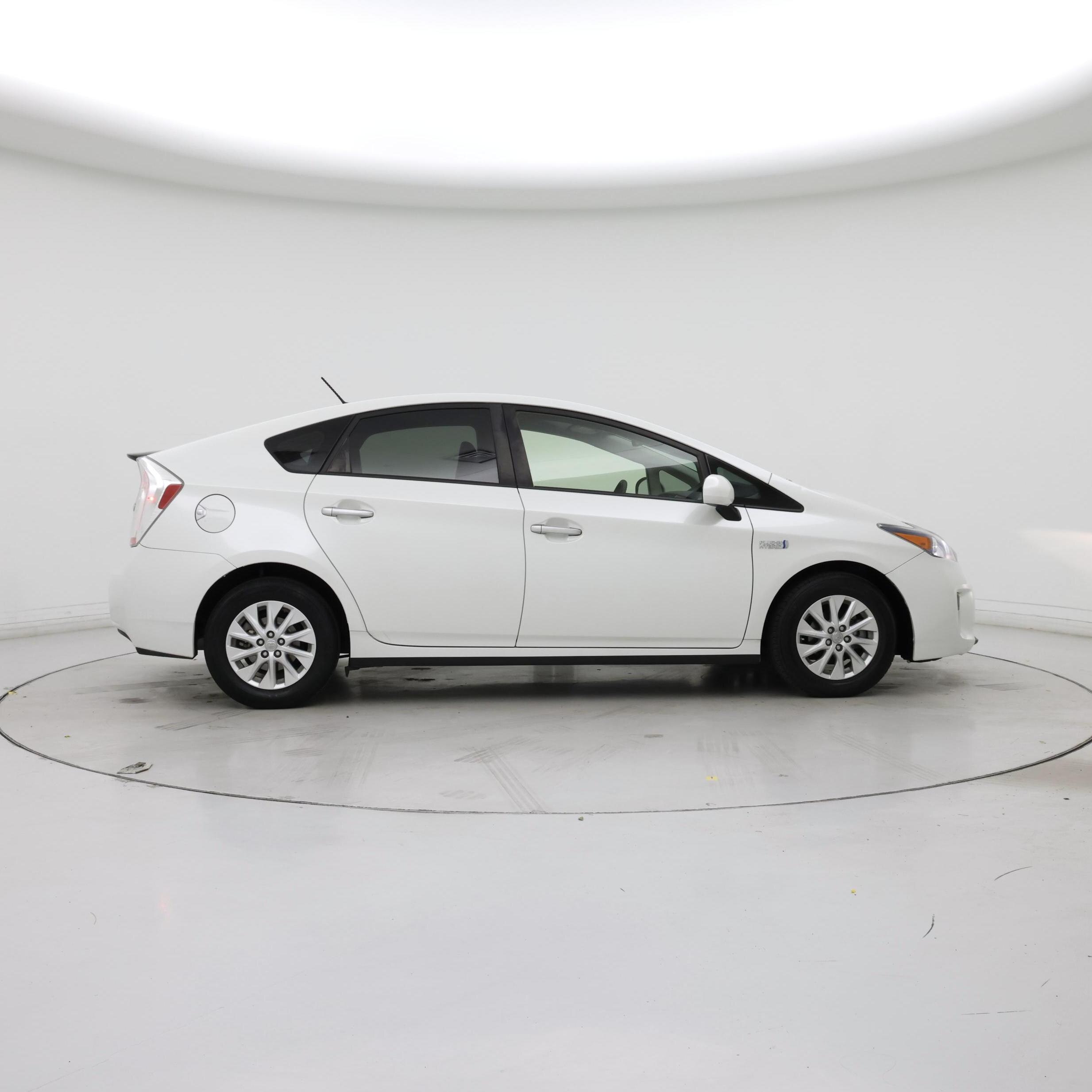 Thumbnail: 2015 Toyota Prius - 7