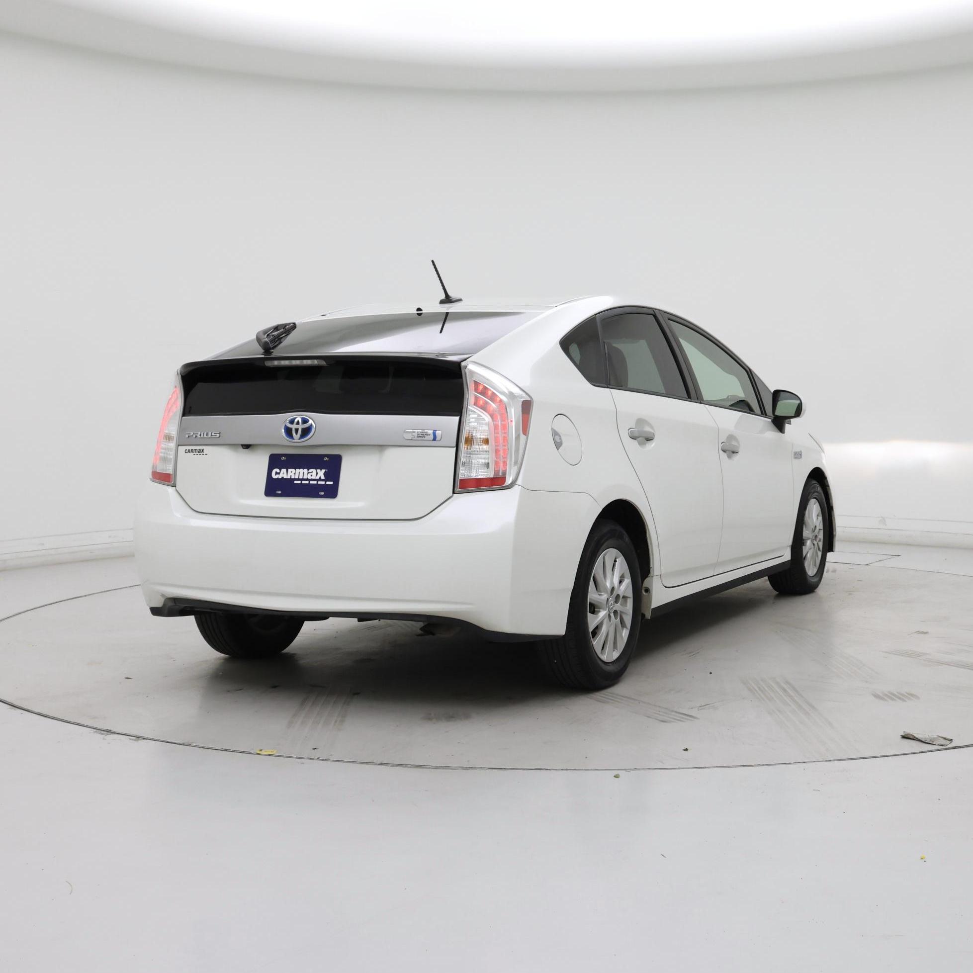 Thumbnail: 2015 Toyota Prius - 8