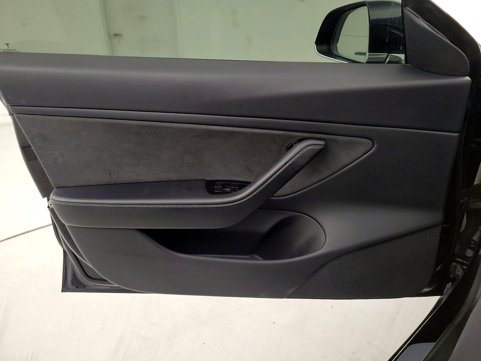 Thumbnail: 2019 Tesla Model 3 - 12