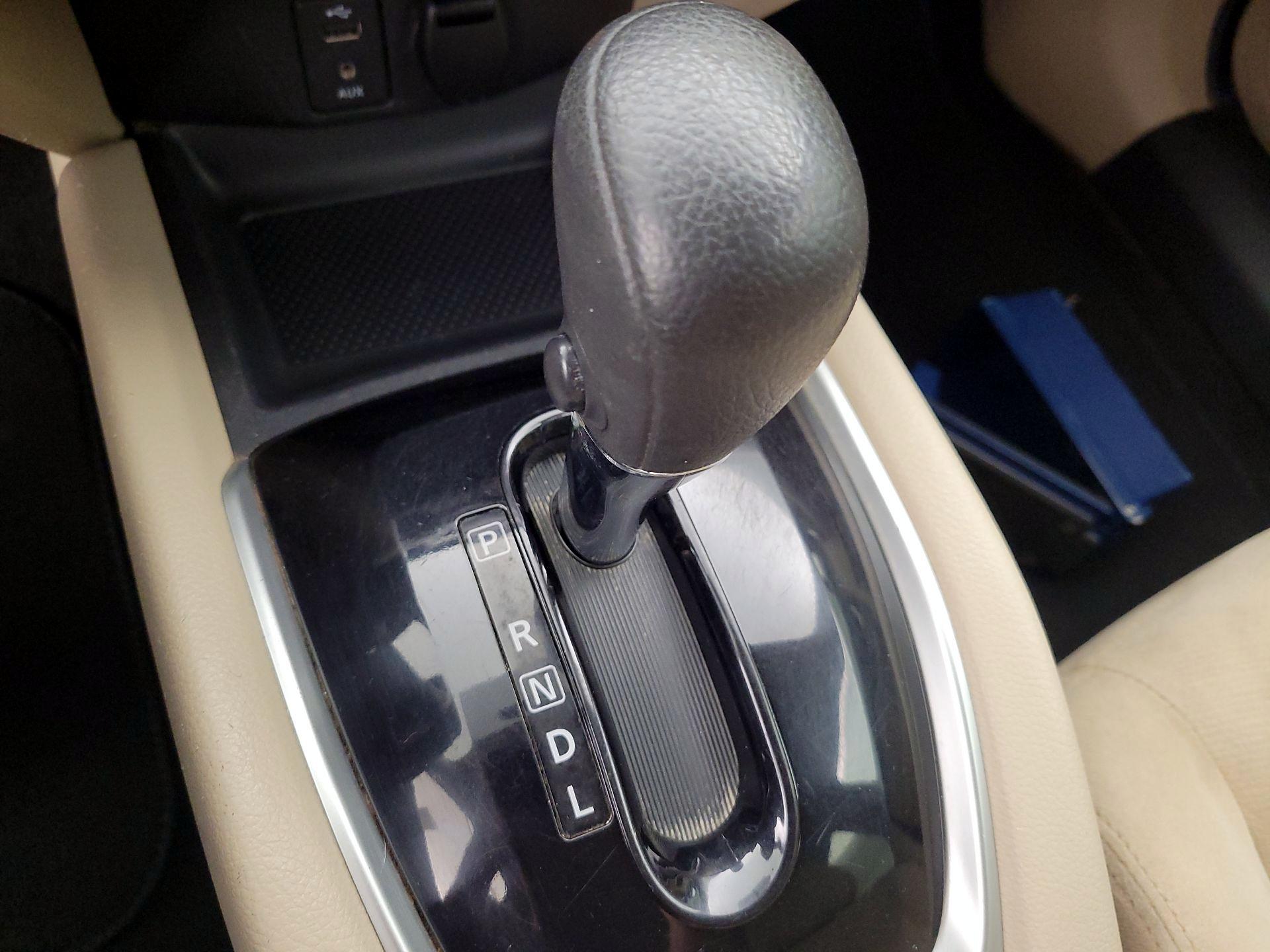 Thumbnail: 2016 Nissan Rogue - 17