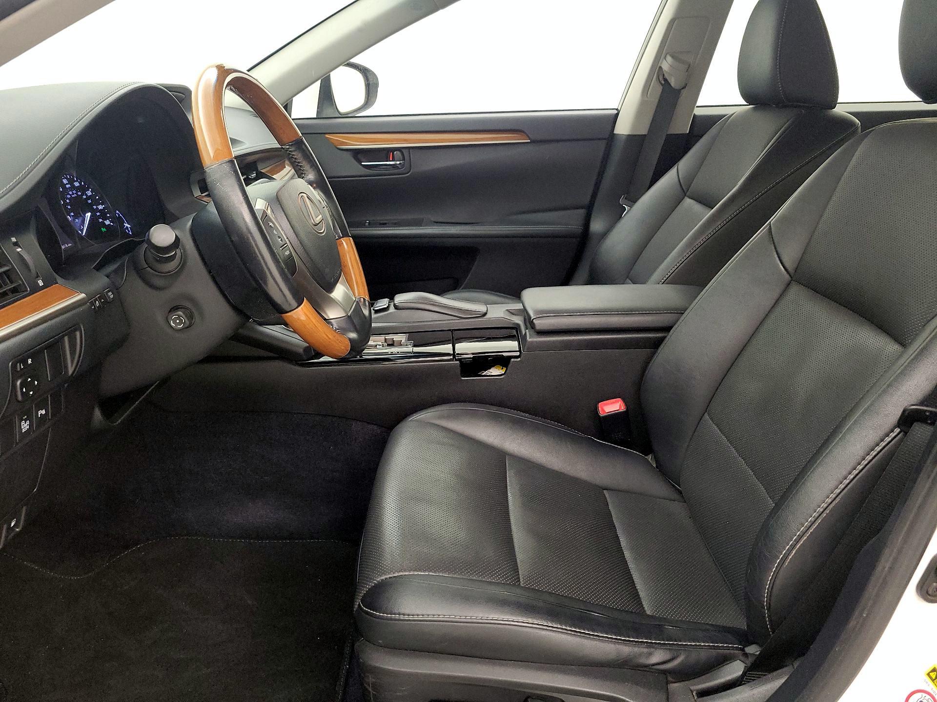 Thumbnail: 2014 Lexus ES - 11