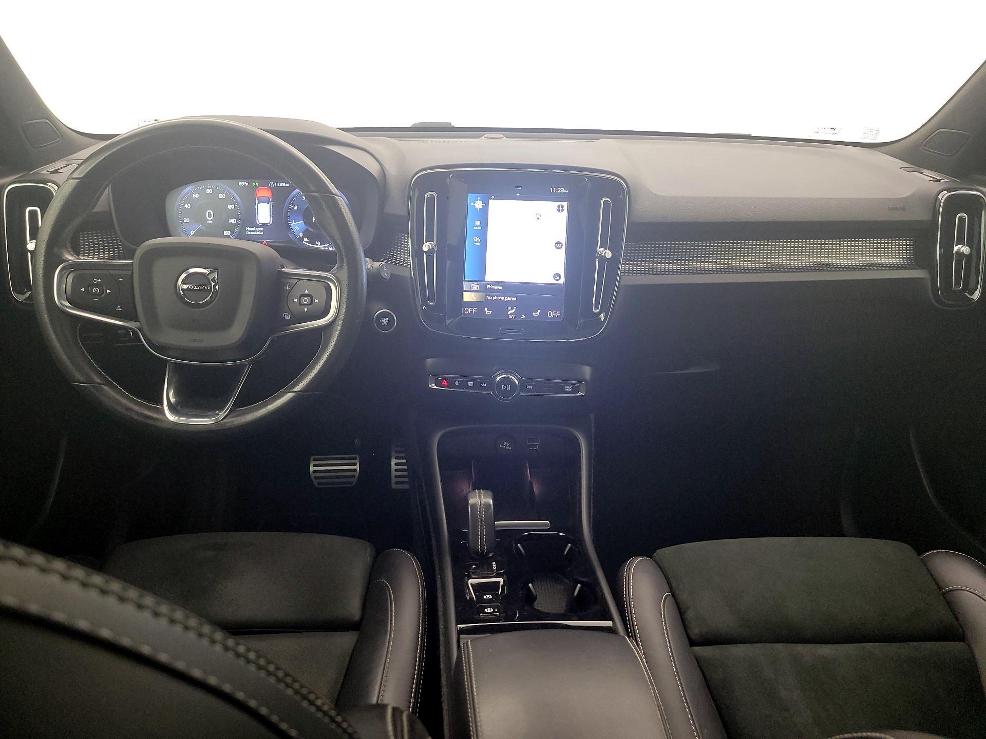 Thumbnail: 2021 Volvo XC40 - 9