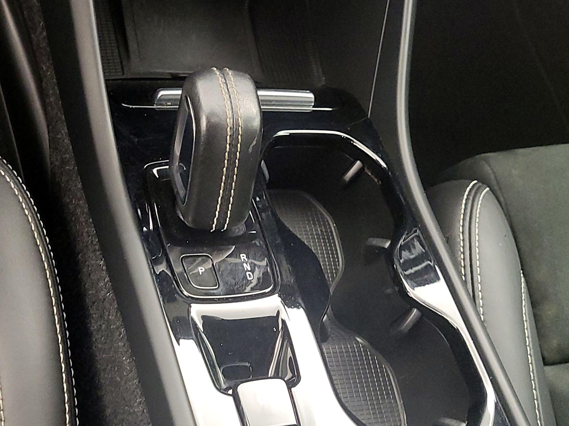 Thumbnail: 2021 Volvo XC40 - 18