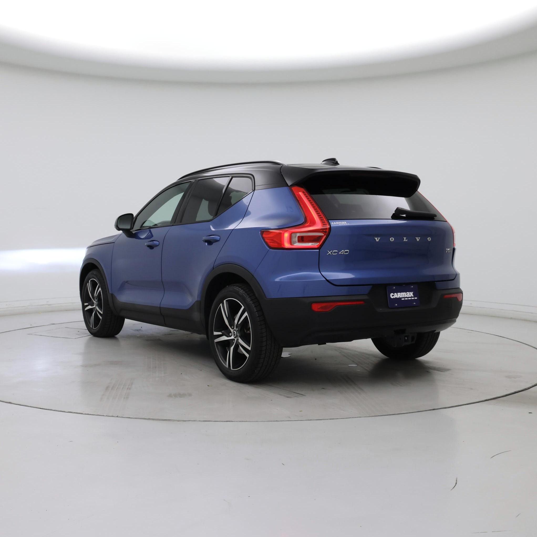 Thumbnail: 2021 Volvo XC40 - 2