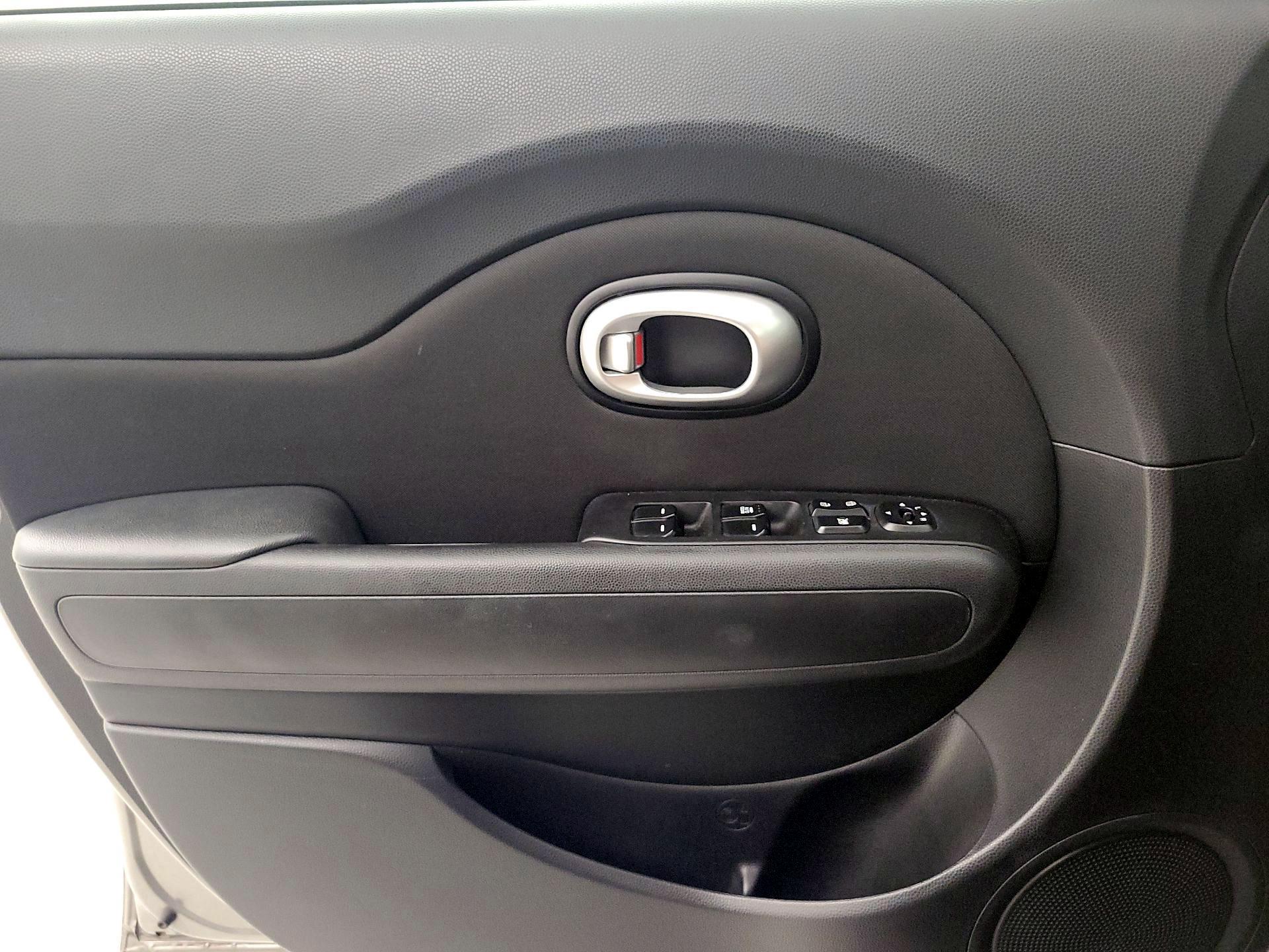 Thumbnail: 2015 Kia Soul - 12