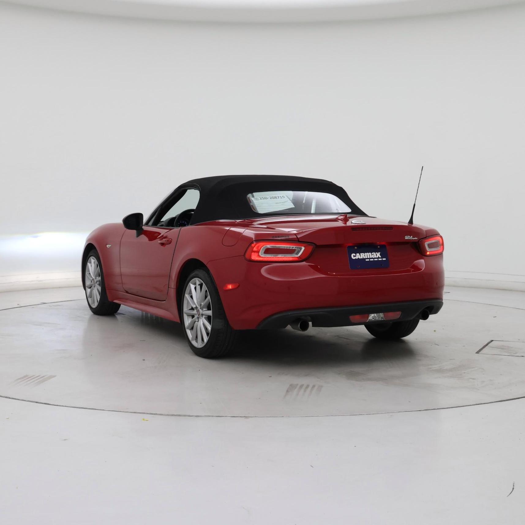 Thumbnail: 2017 Fiat 124 Spider - 2