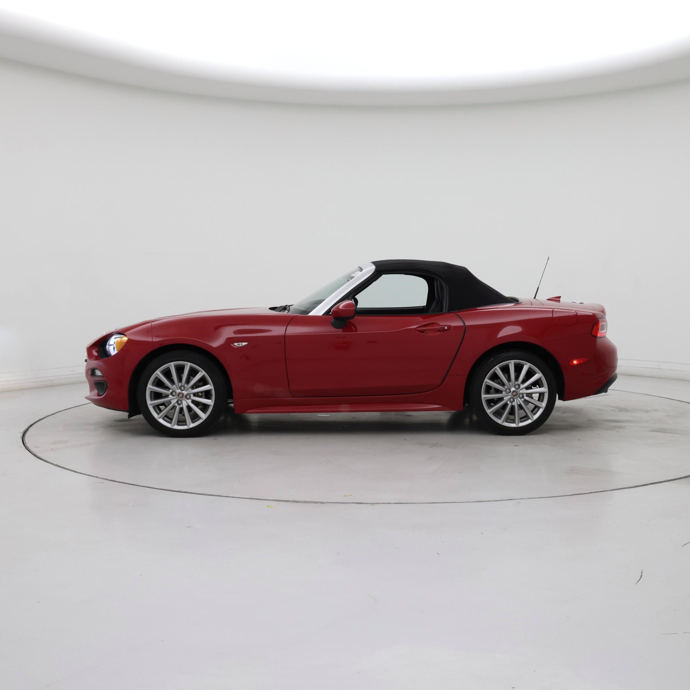Thumbnail: 2017 Fiat 124 Spider - 3