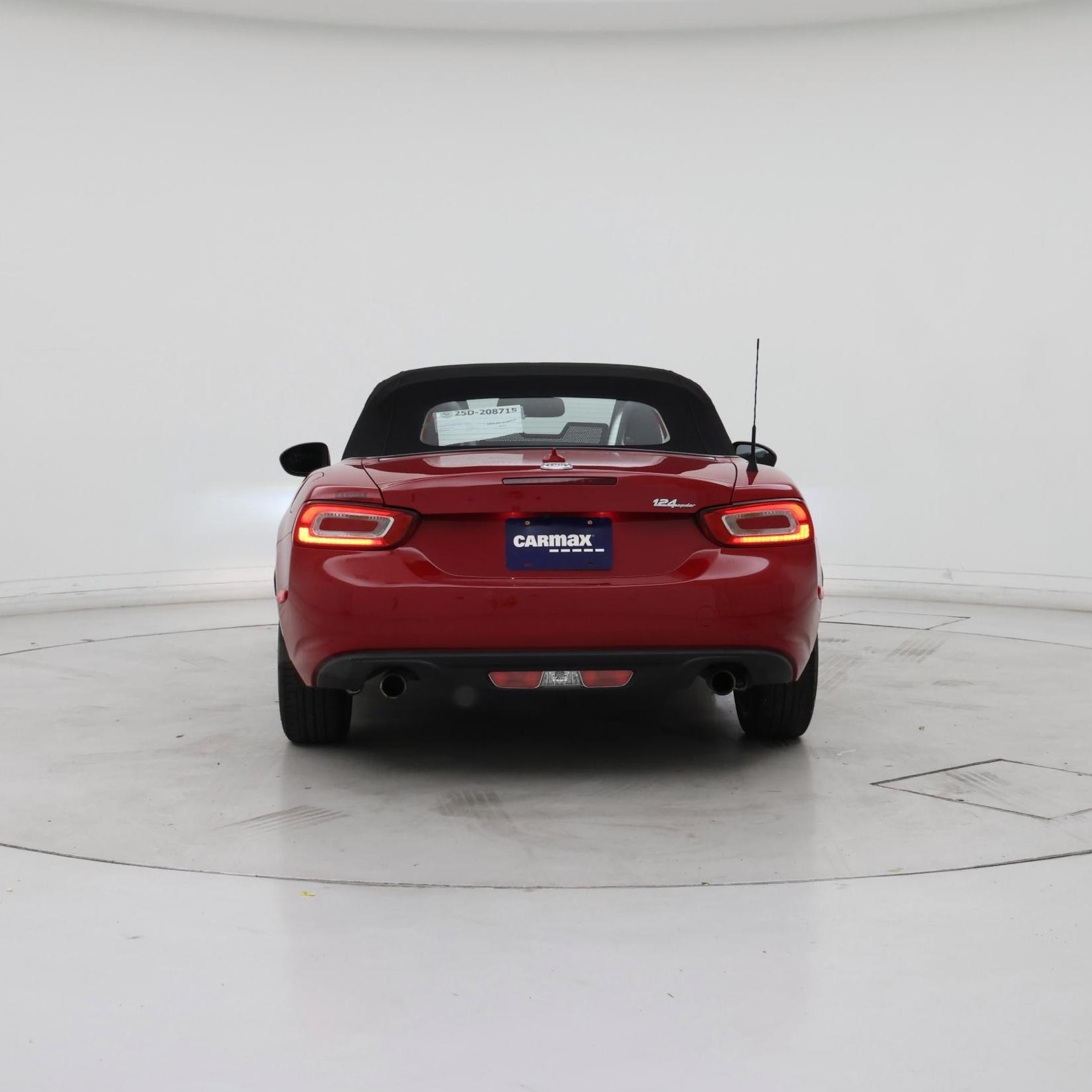 Thumbnail: 2017 Fiat 124 Spider - 6