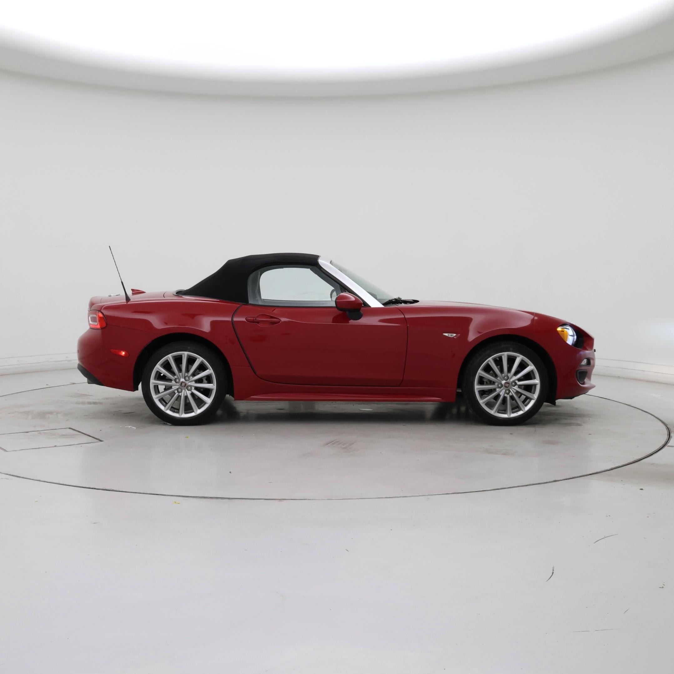 Thumbnail: 2017 Fiat 124 Spider - 7