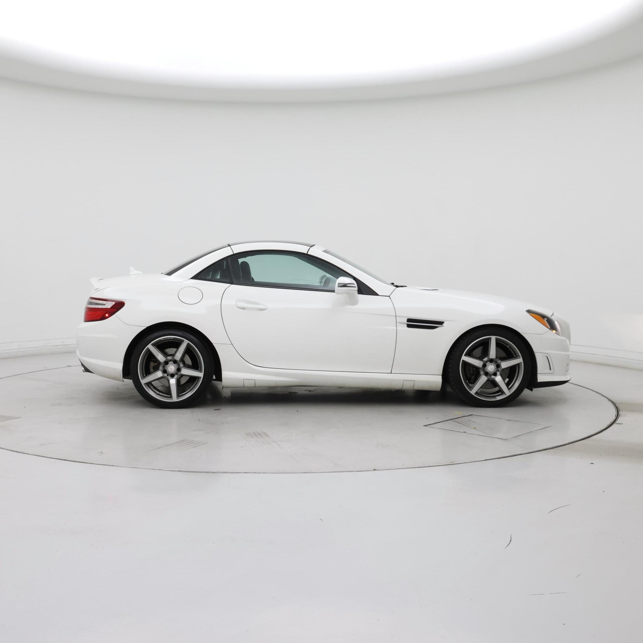 Thumbnail: 2015 Mercedes-Benz SLK - 7