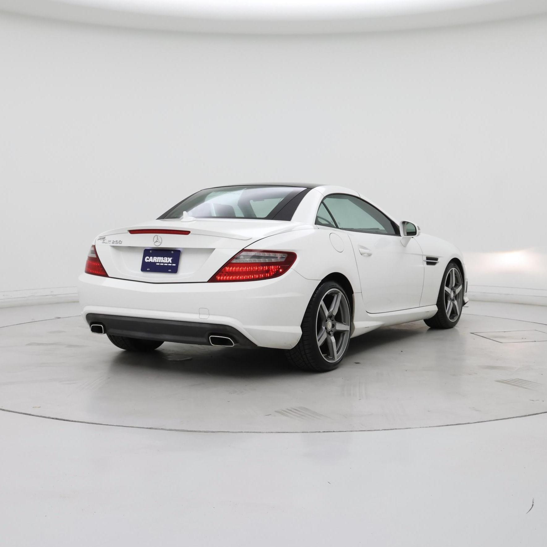 Thumbnail: 2015 Mercedes-Benz SLK - 8