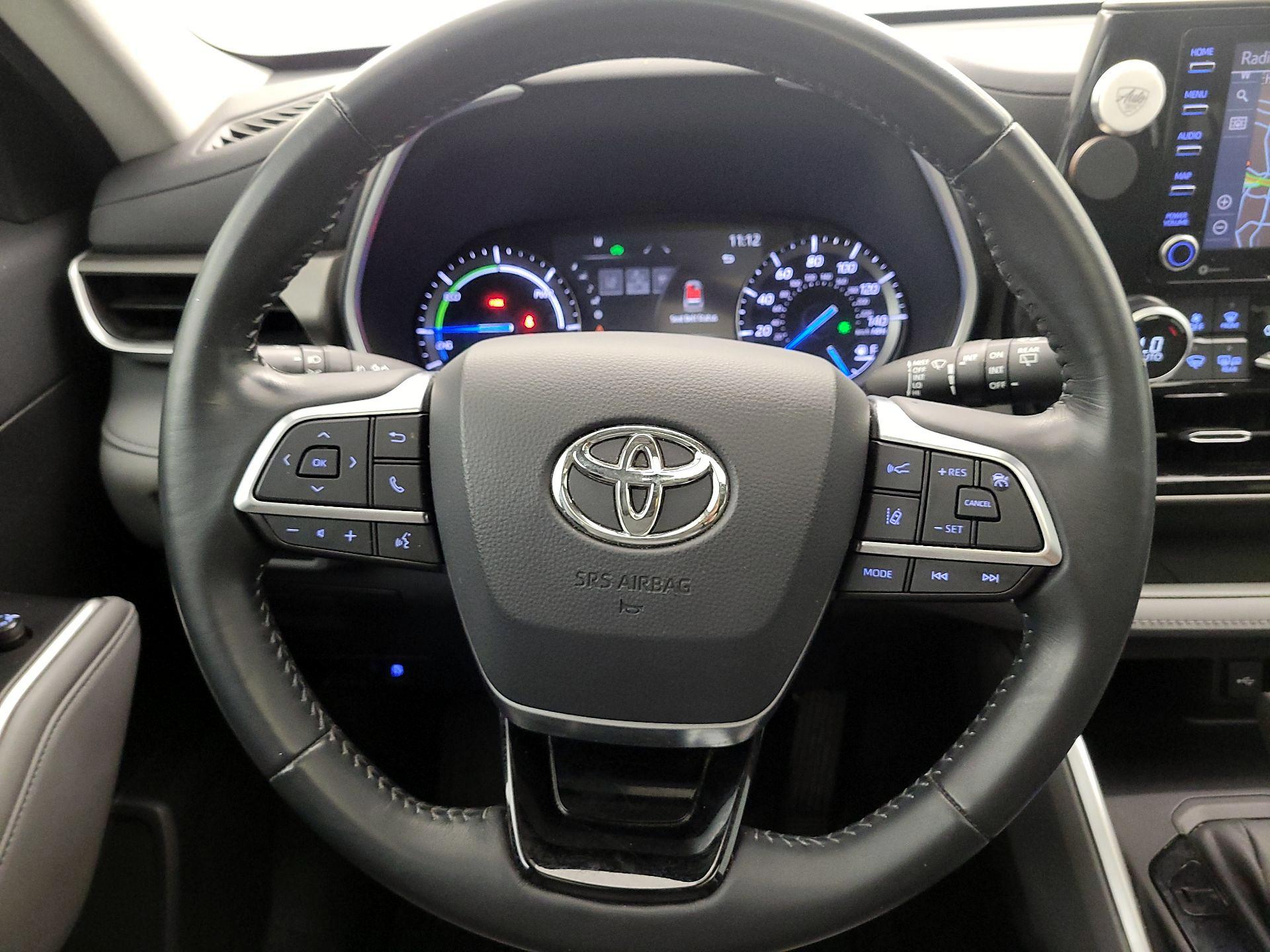 Thumbnail: 2021 Toyota Highlander - 10