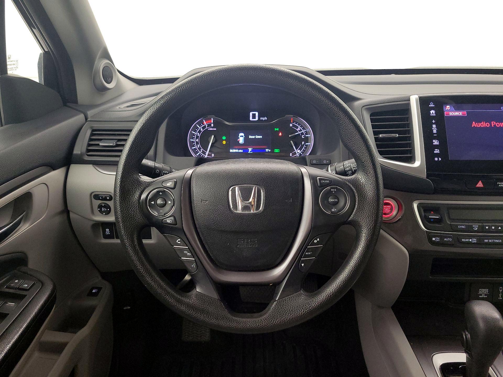 Thumbnail: 2018 Honda Pilot - 10