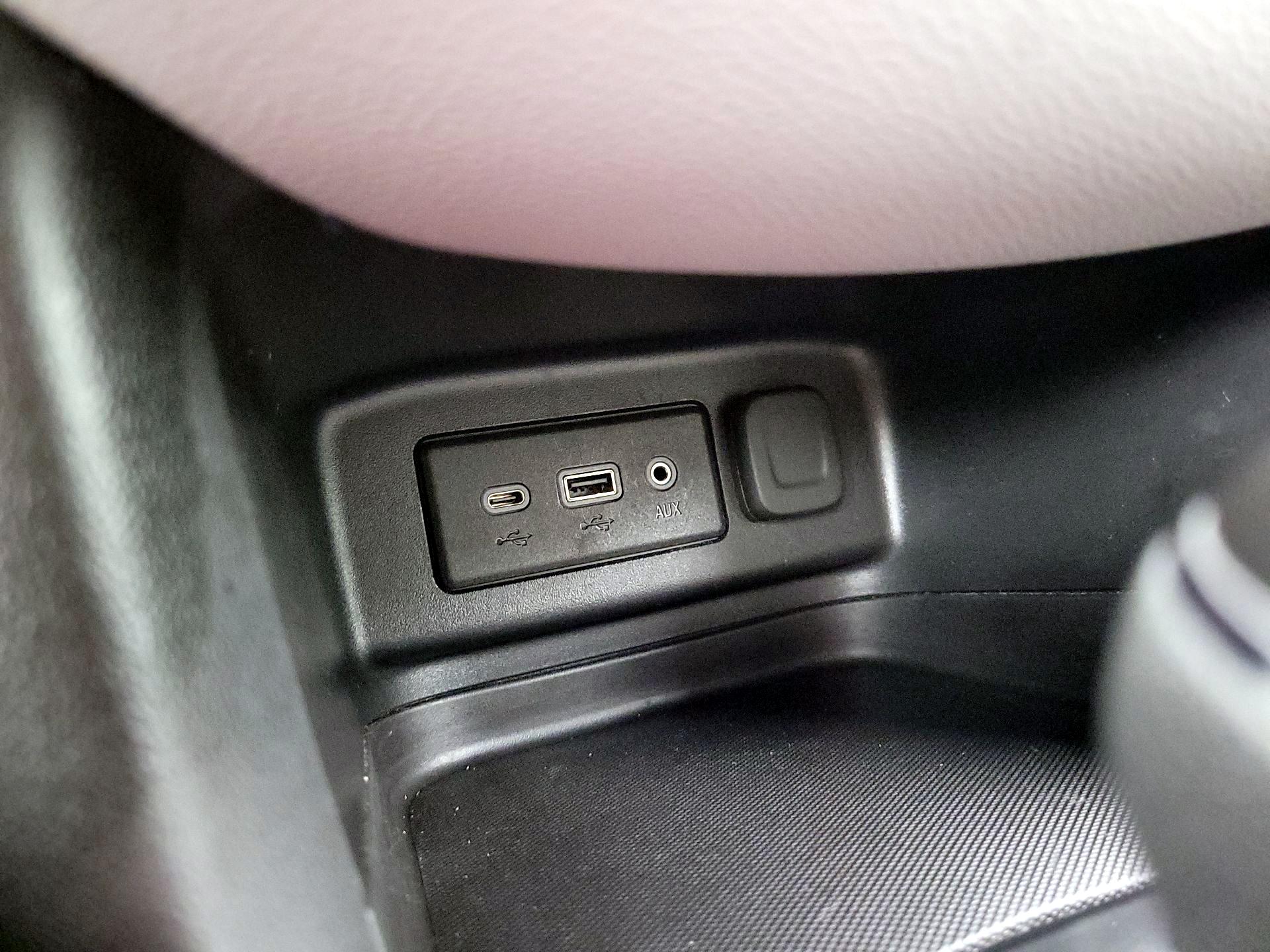 Thumbnail: 2020 Chevrolet Equinox - 18
