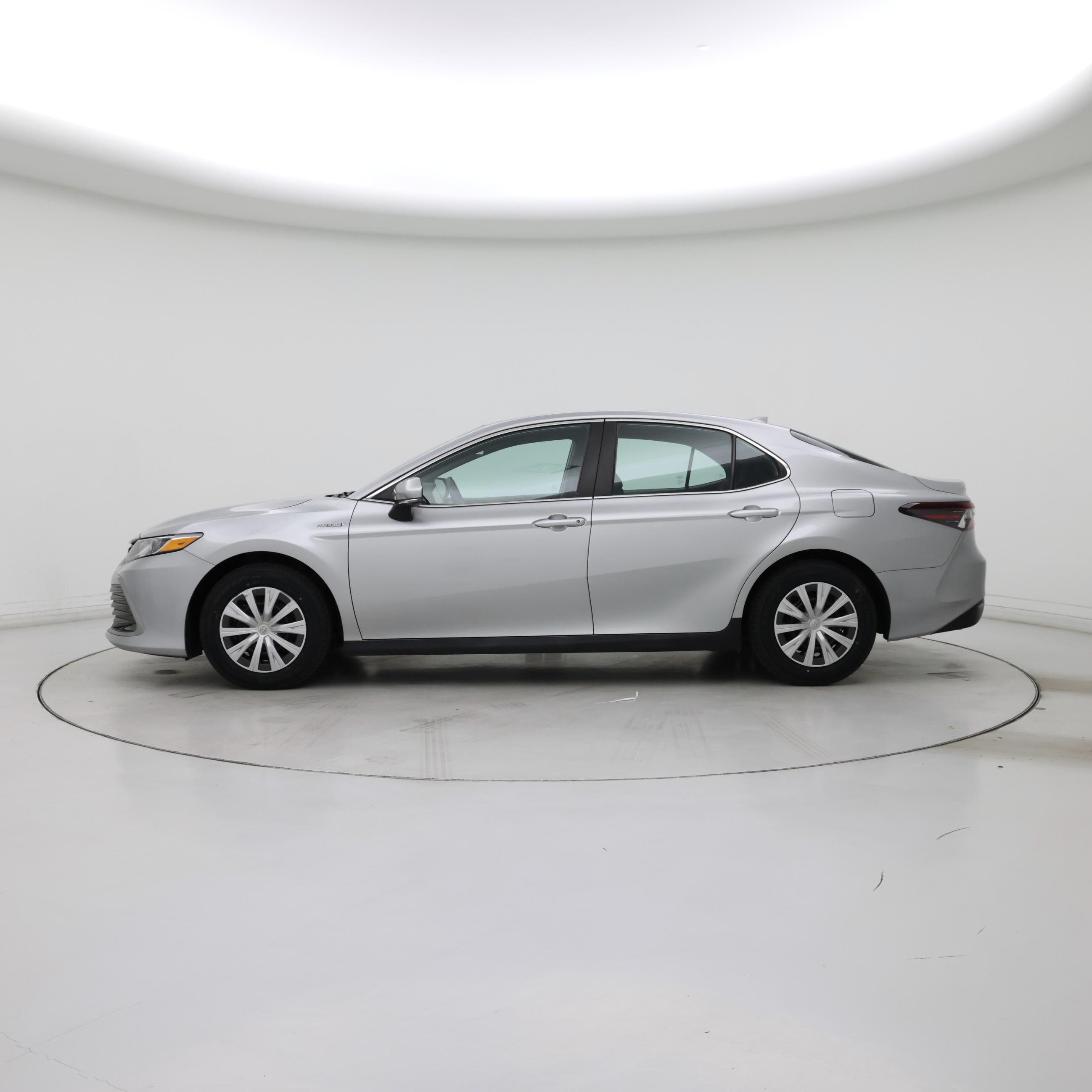 Thumbnail: 2021 Toyota Camry - 3