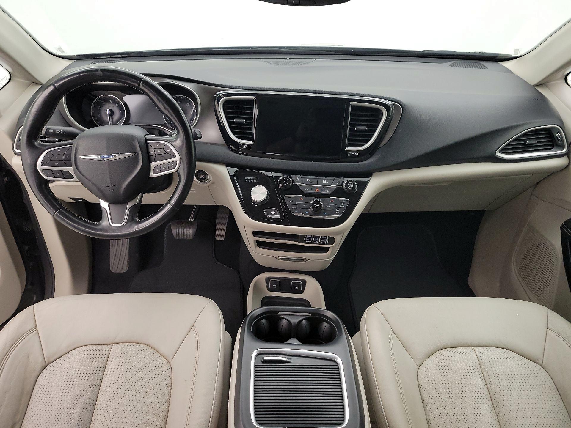 Thumbnail: 2021 Chrysler Pacifica - 9