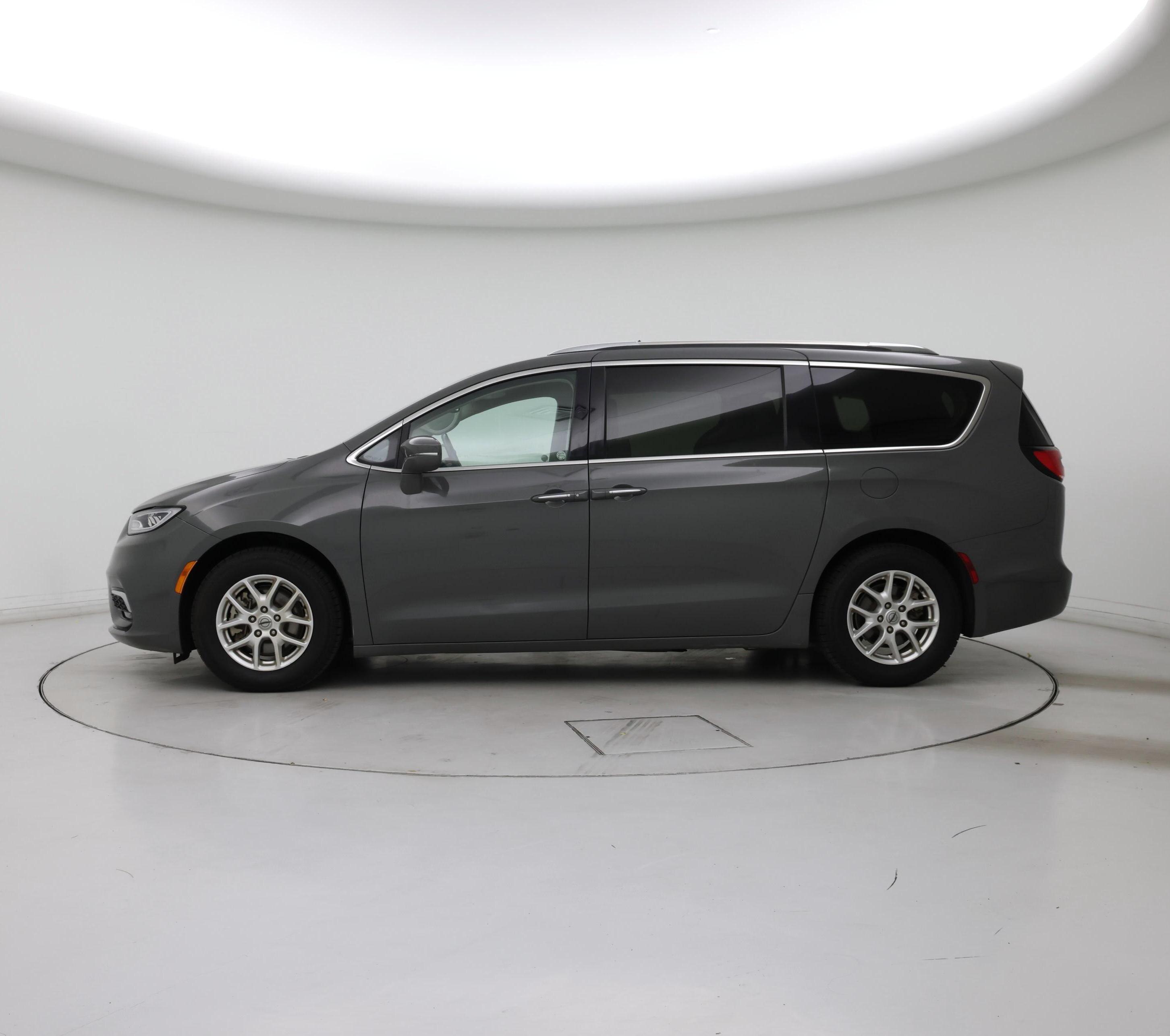 Thumbnail: 2021 Chrysler Pacifica - 3