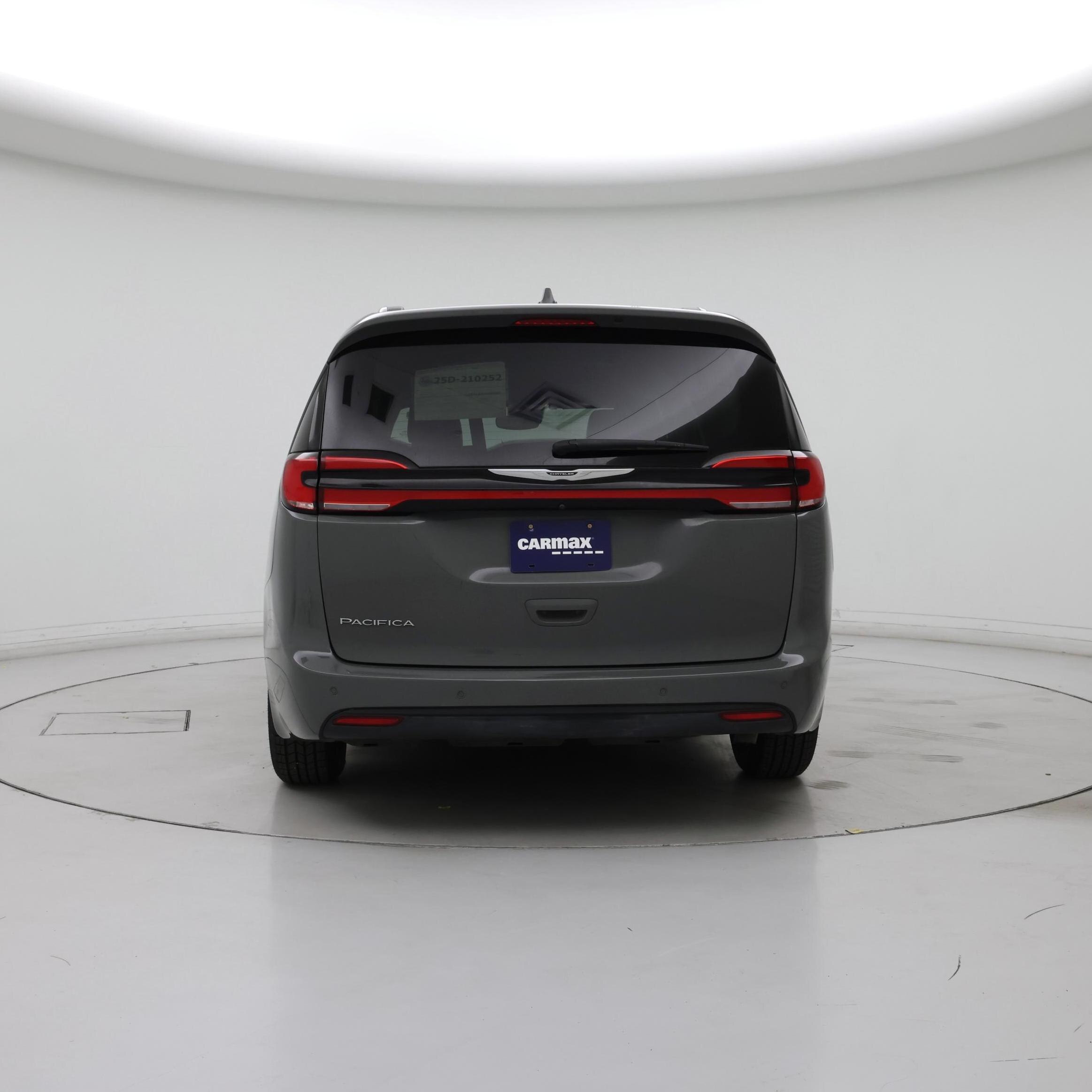 Thumbnail: 2021 Chrysler Pacifica - 6