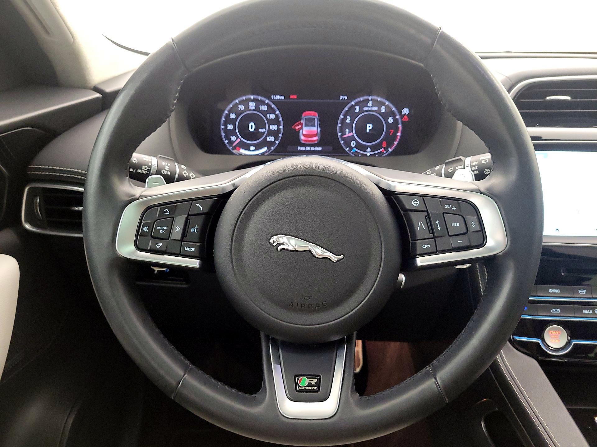 Thumbnail: 2020 Jaguar F-Pace - 10