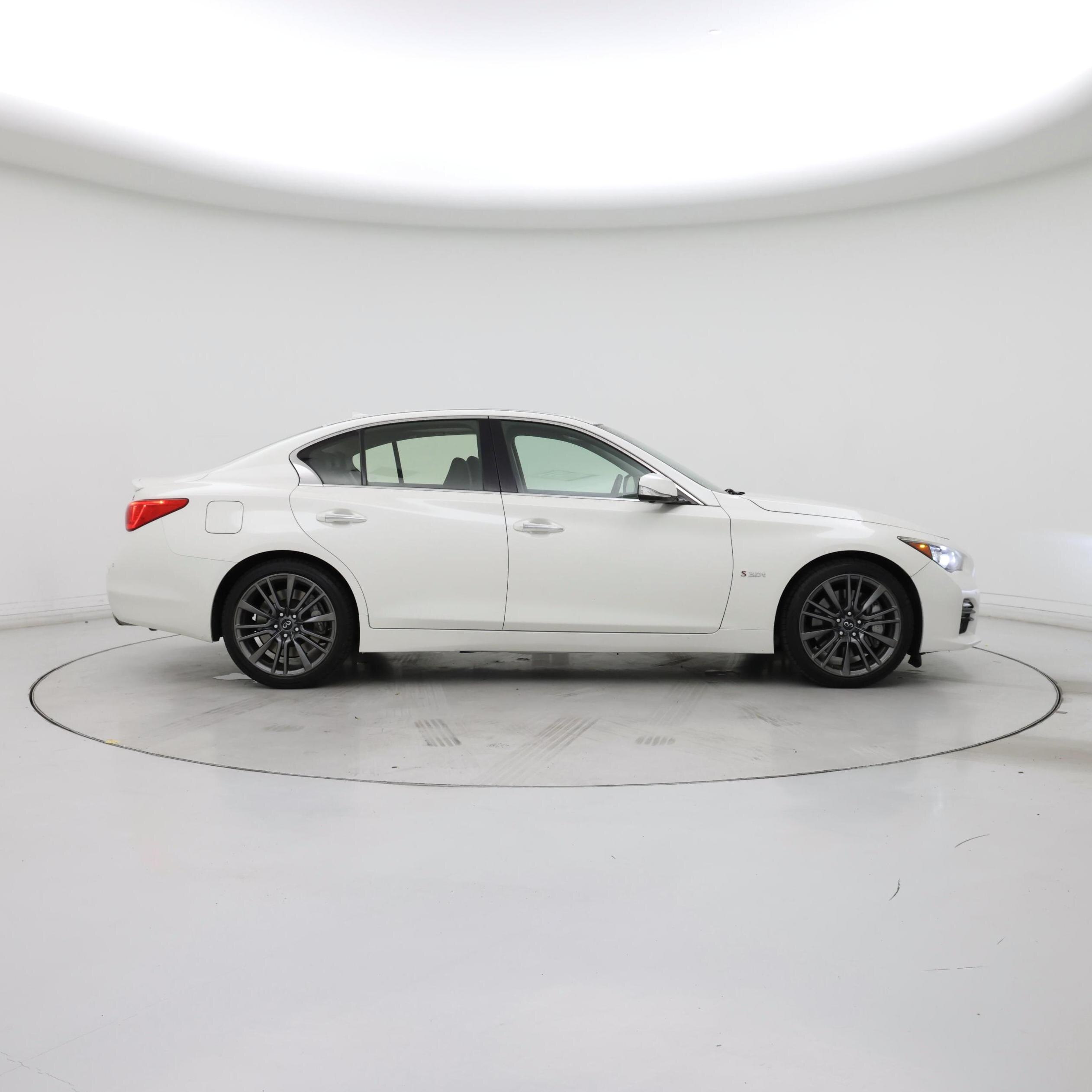 Thumbnail: 2016 INFINITI  - 7