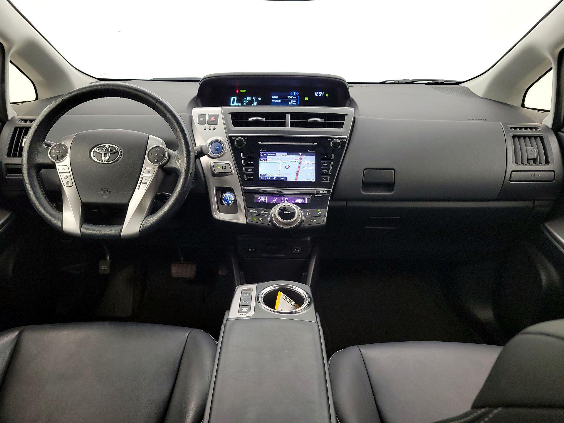 Thumbnail: 2015 Toyota Prius v - 9