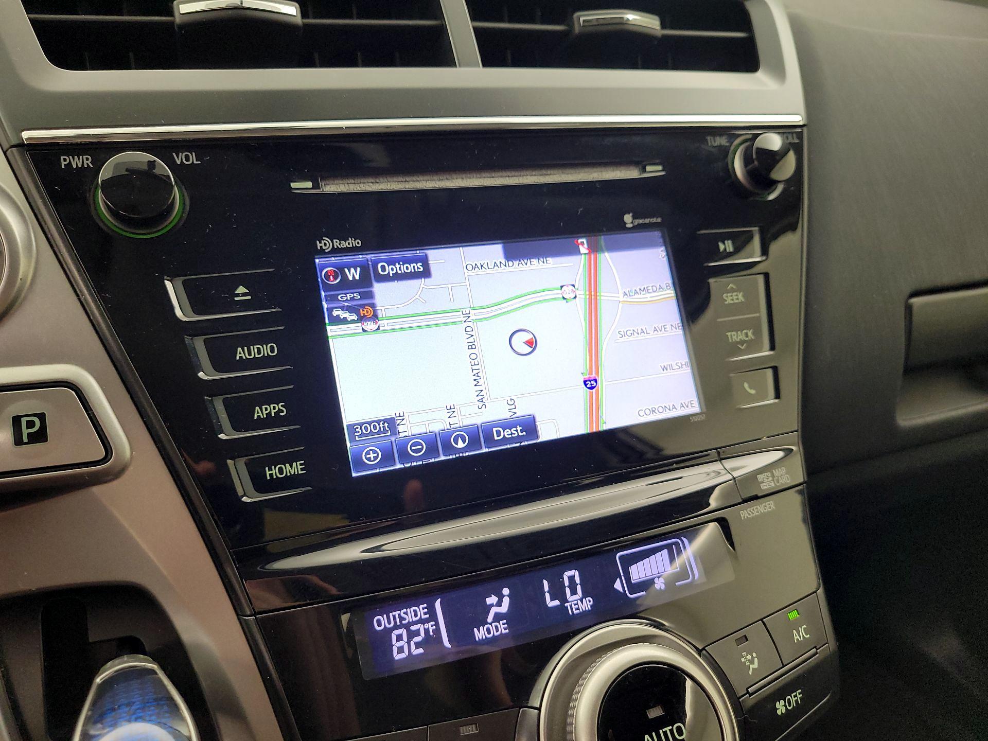 Thumbnail: 2015 Toyota Prius v - 14