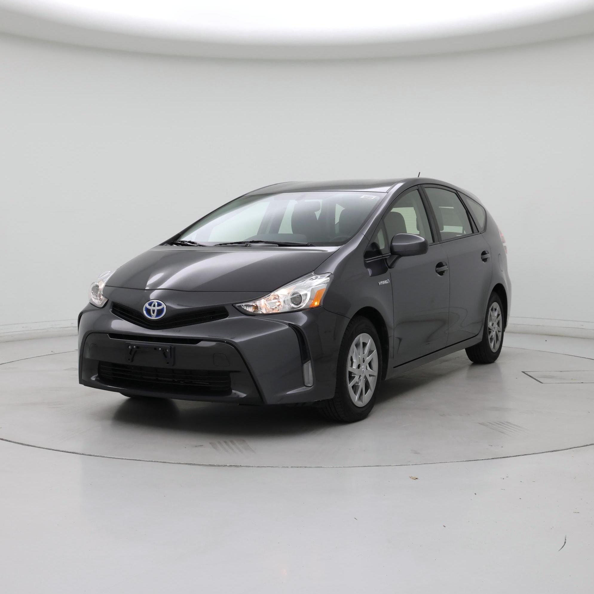 Thumbnail: 2015 Toyota Prius v - 4