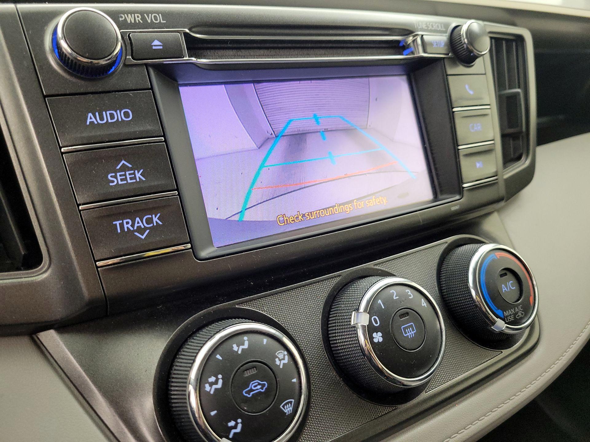 Thumbnail: 2013 Toyota RAV4 - 14