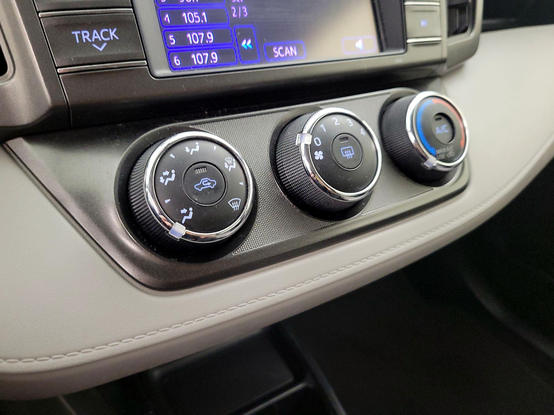 Thumbnail: 2013 Toyota RAV4 - 16