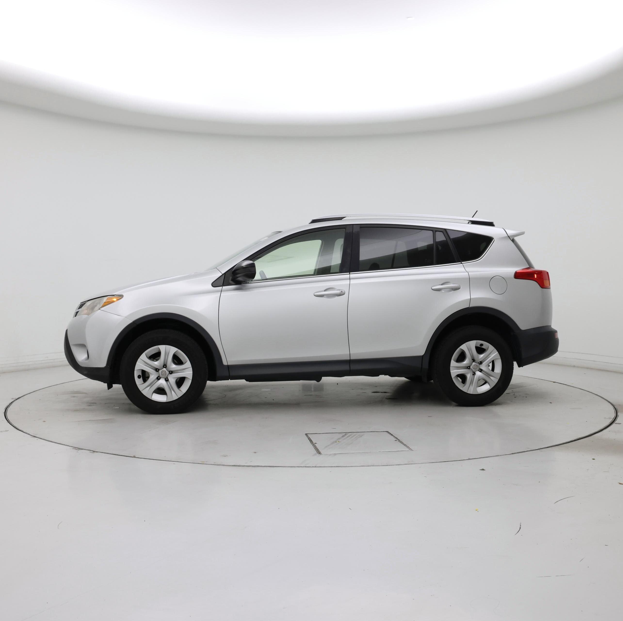 Thumbnail: 2013 Toyota RAV4 - 3