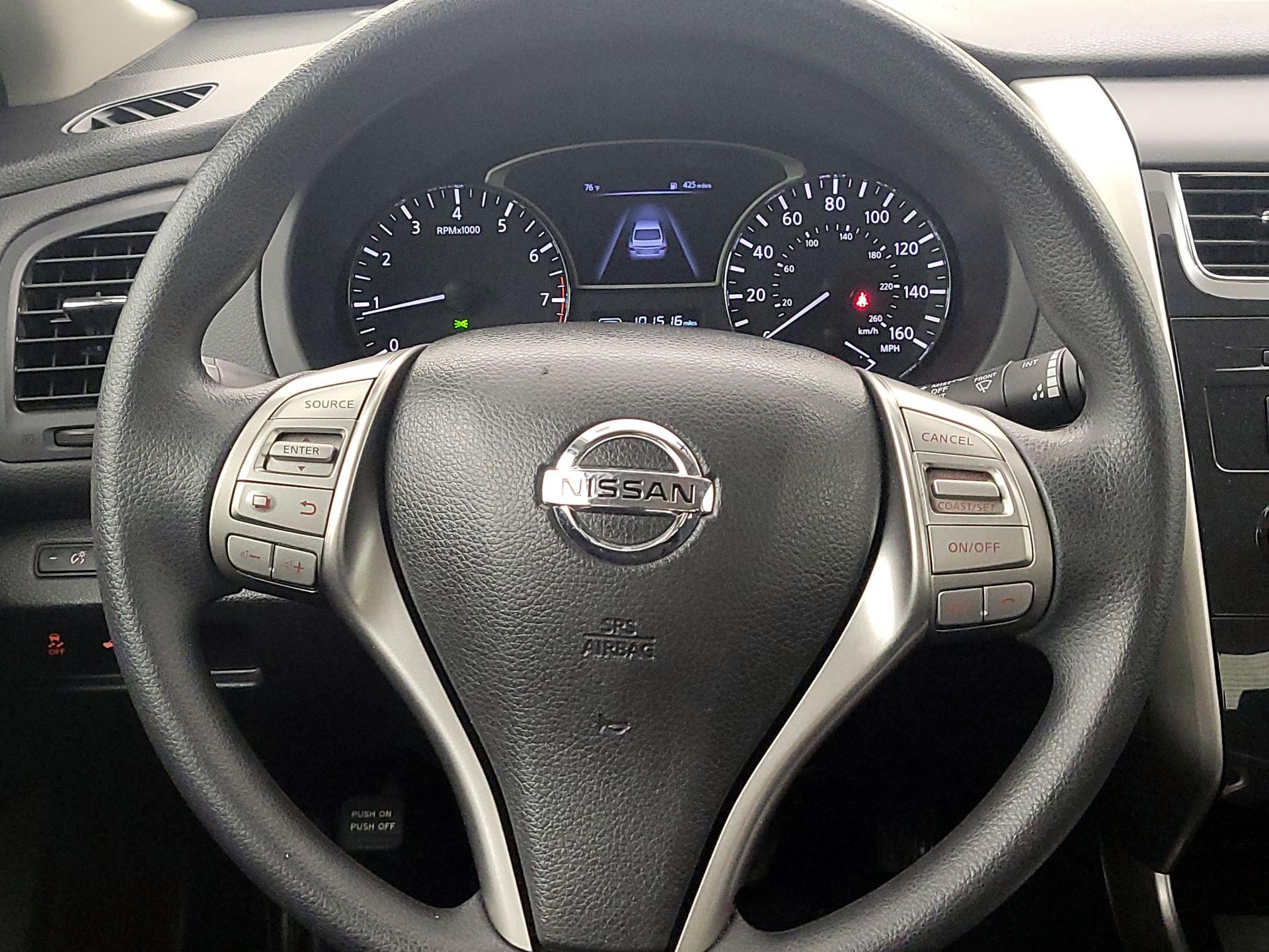 Thumbnail: 2015 Nissan Altima - 10