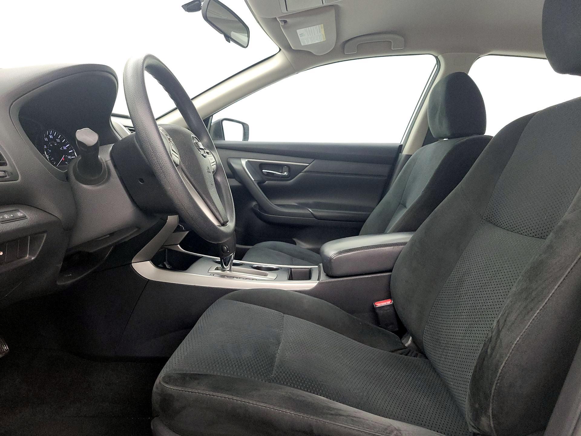 Thumbnail: 2015 Nissan Altima - 11