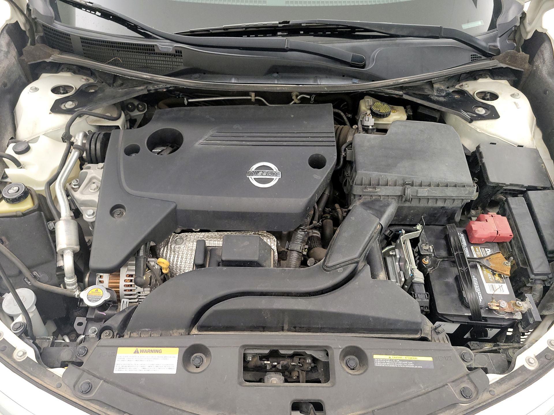 Thumbnail: 2015 Nissan Altima - 20