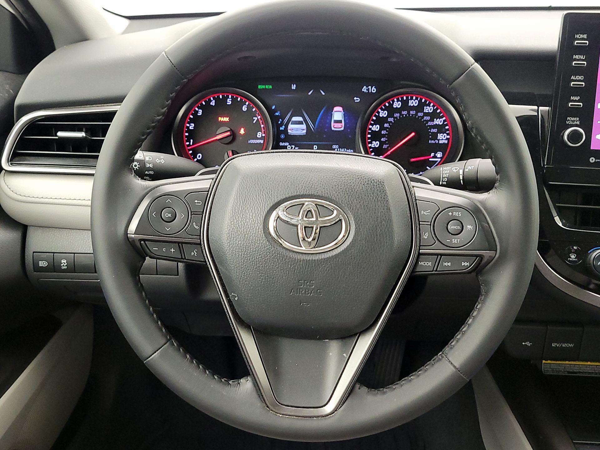 Thumbnail: 2021 Toyota Camry - 10