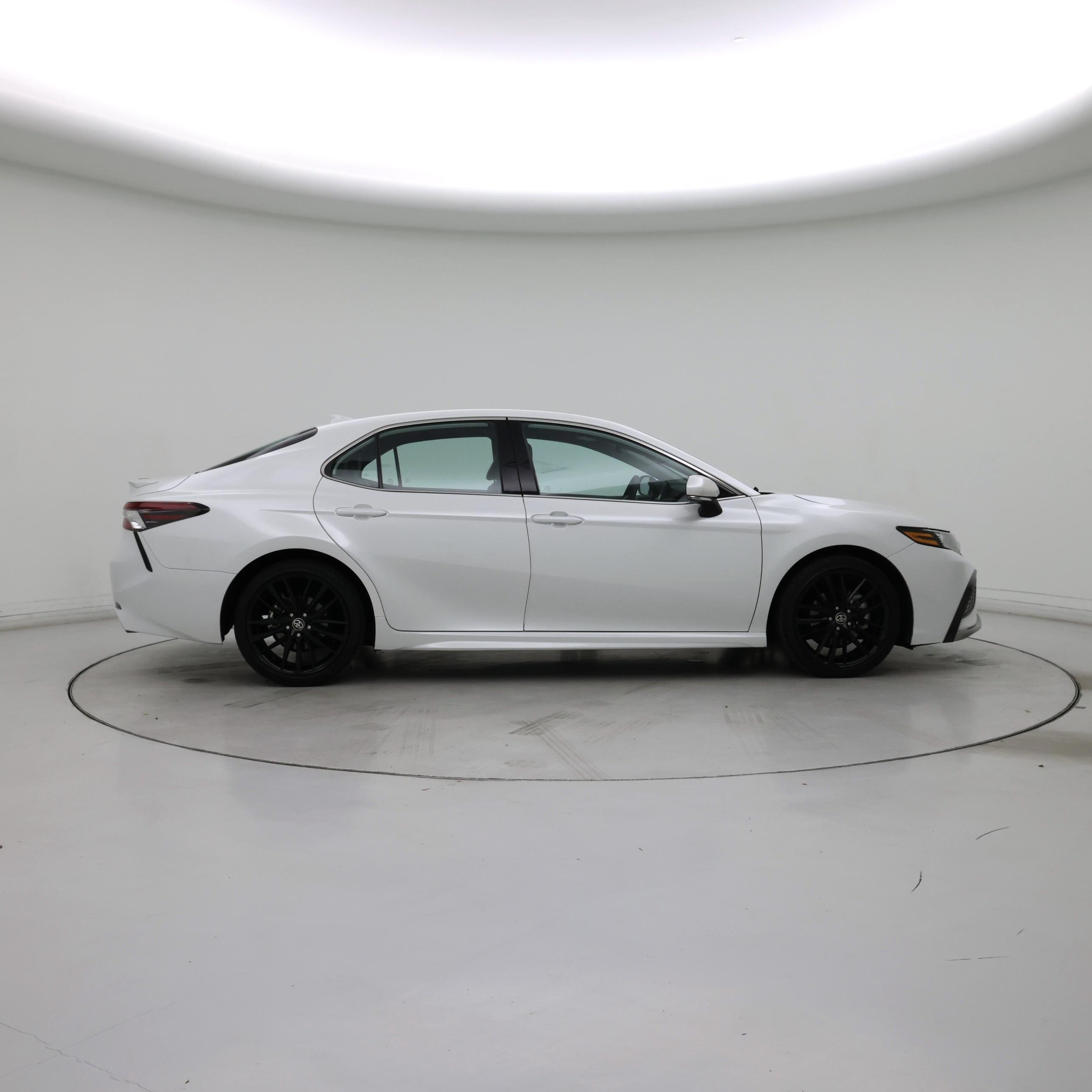 Thumbnail: 2021 Toyota Camry - 7