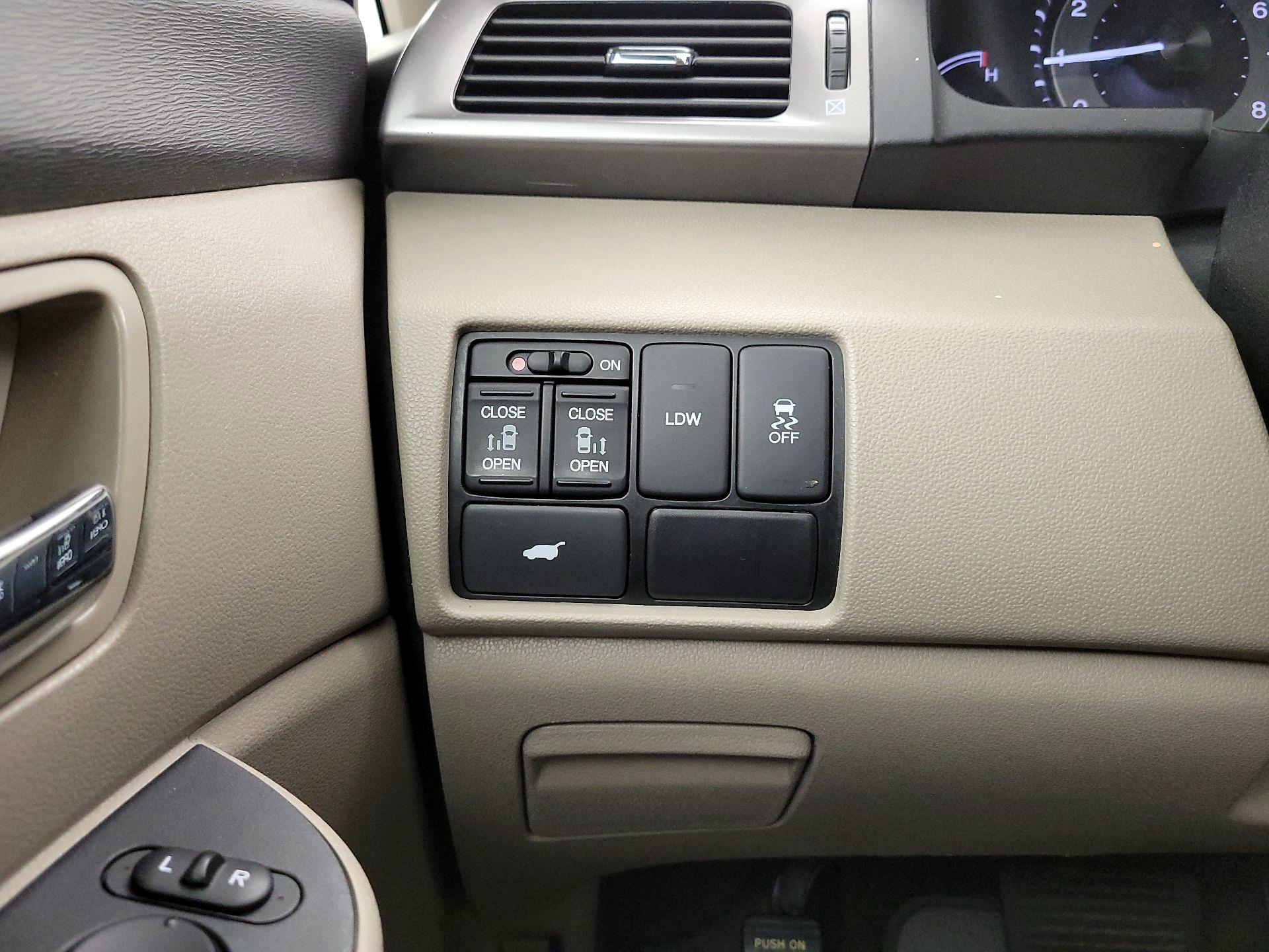 Thumbnail: 2016 Honda Odyssey - 13